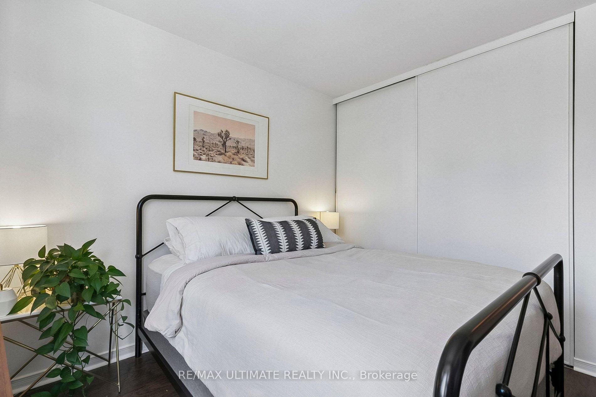 Photo 15 of Unit C, 660 Wellington Street, Toronto, Niagara — HOMEH