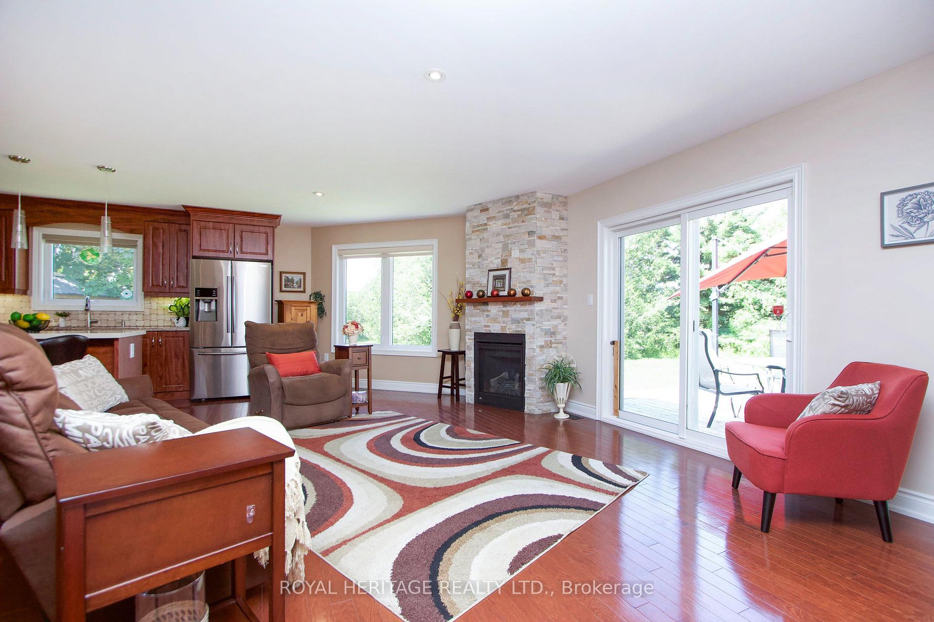 Photo 5 of 128 Wilmot Trail, Clarington, Newcastle — HOMEH