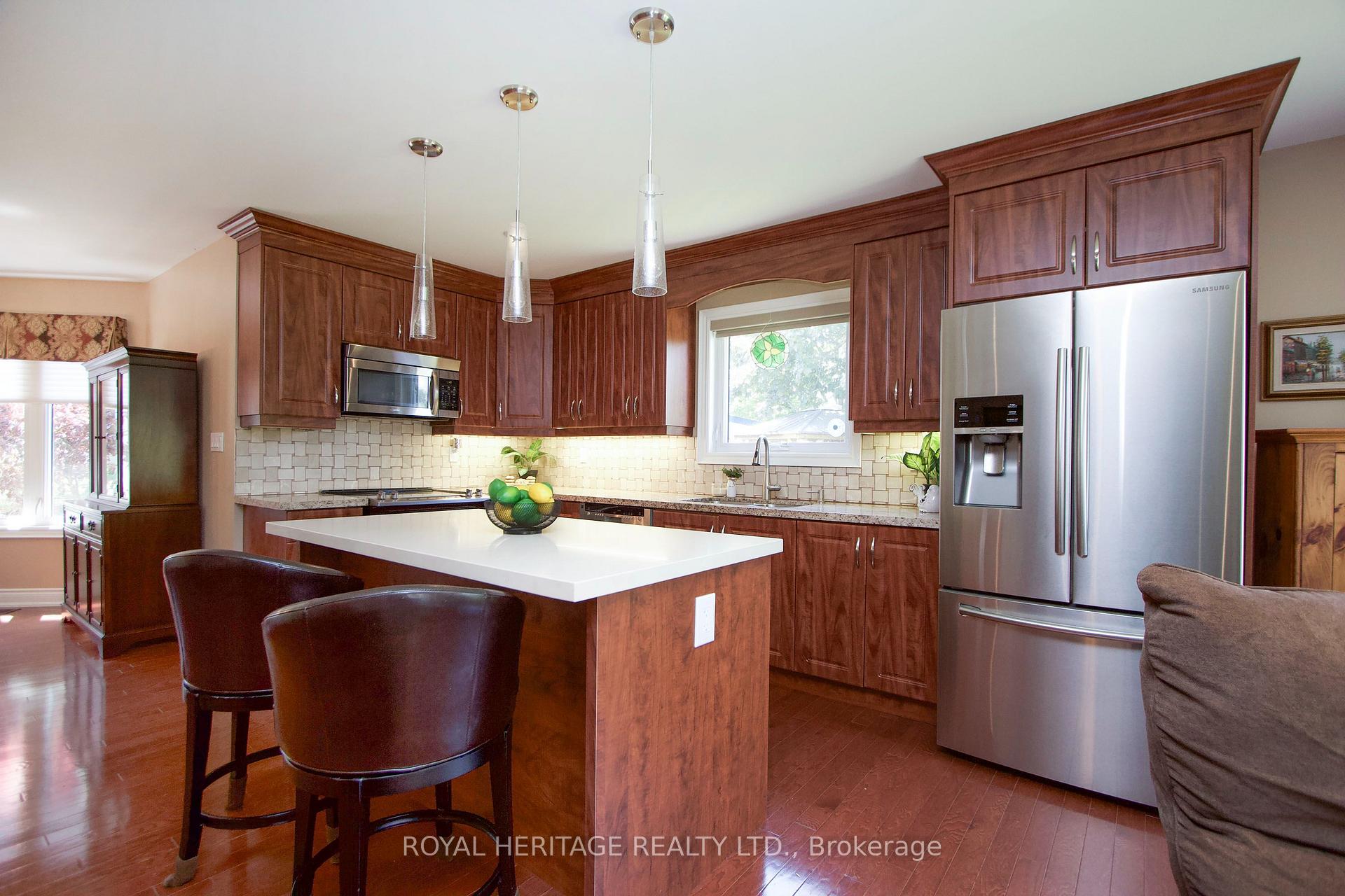 Photo 8 of 128 Wilmot Trail, Clarington, Newcastle — HOMEH