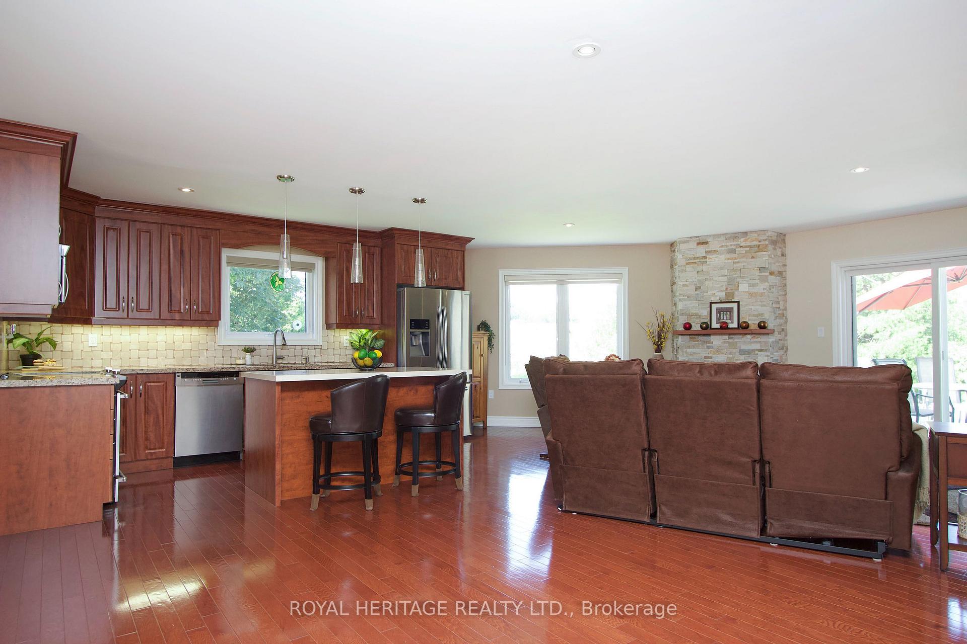 Photo 10 of 128 Wilmot Trail, Clarington, Newcastle — HOMEH