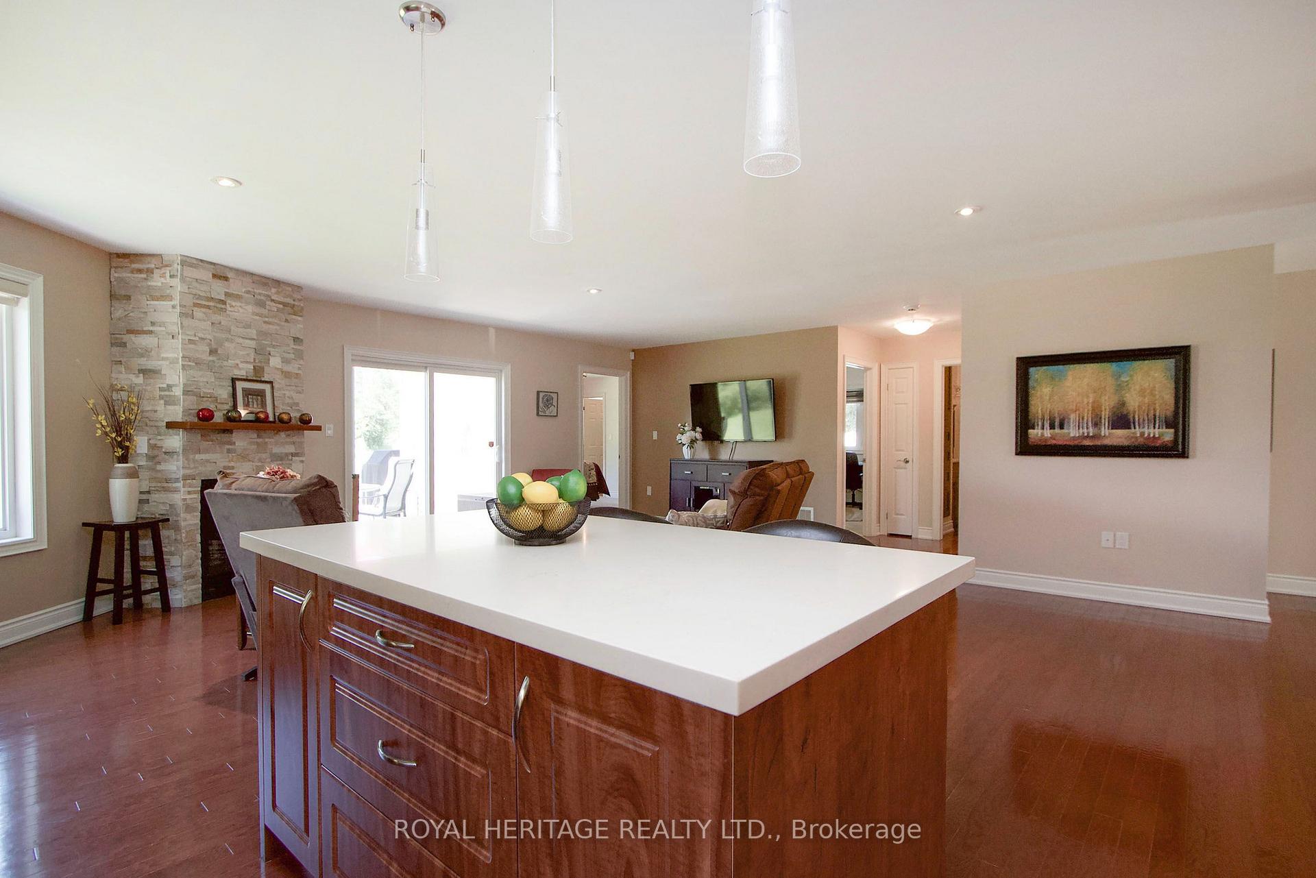 Photo 11 of 128 Wilmot Trail, Clarington, Newcastle — HOMEH