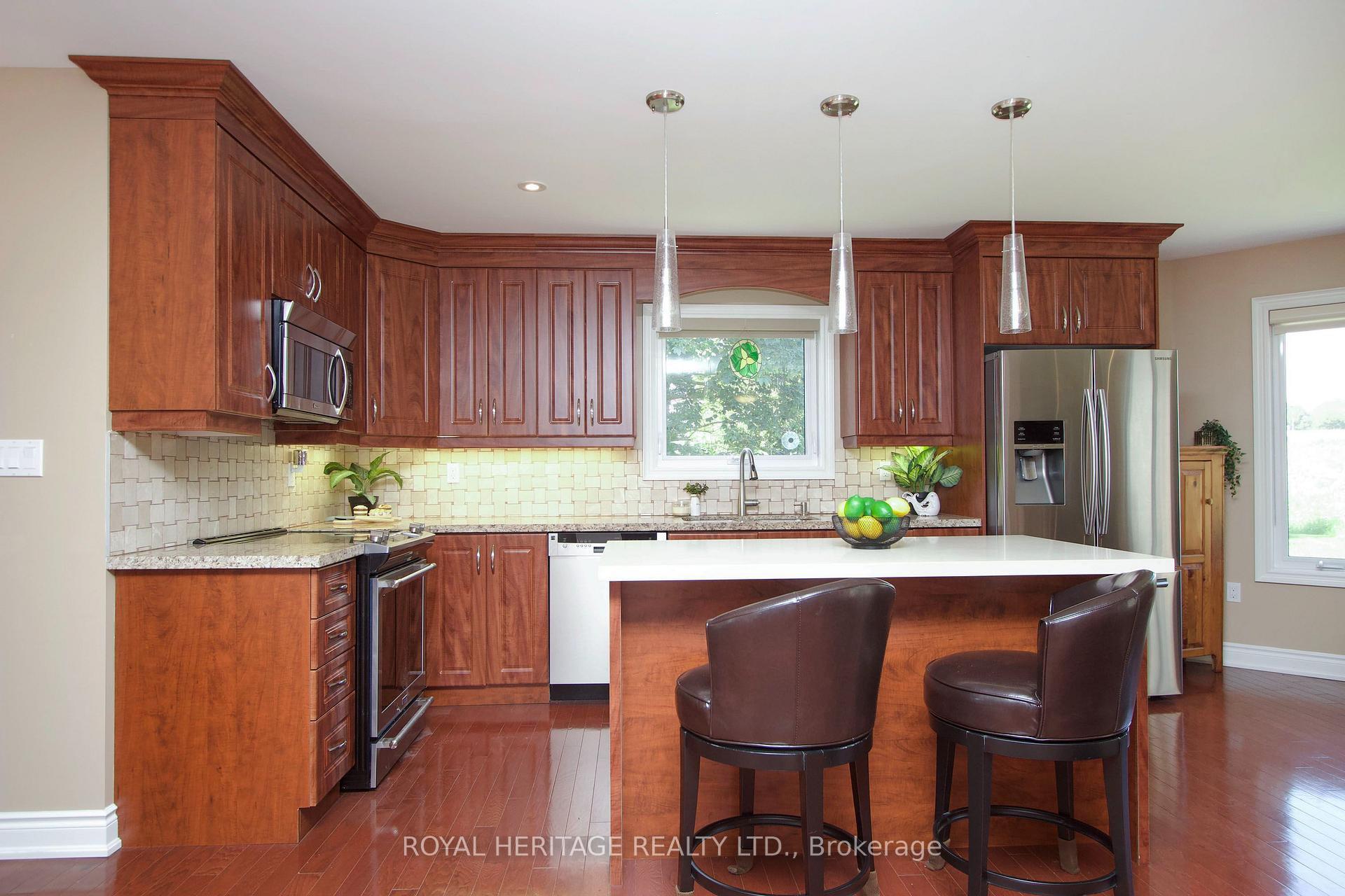 Photo 12 of 128 Wilmot Trail, Clarington, Newcastle — HOMEH
