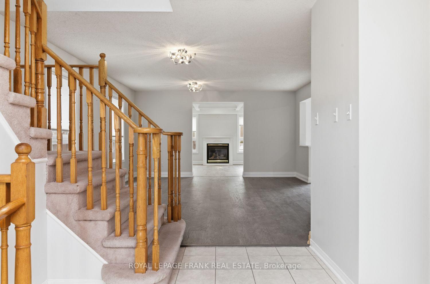 Photo 5 of 31 Gabrielle Crescent, Whitby, Rolling Acres — HOMEH