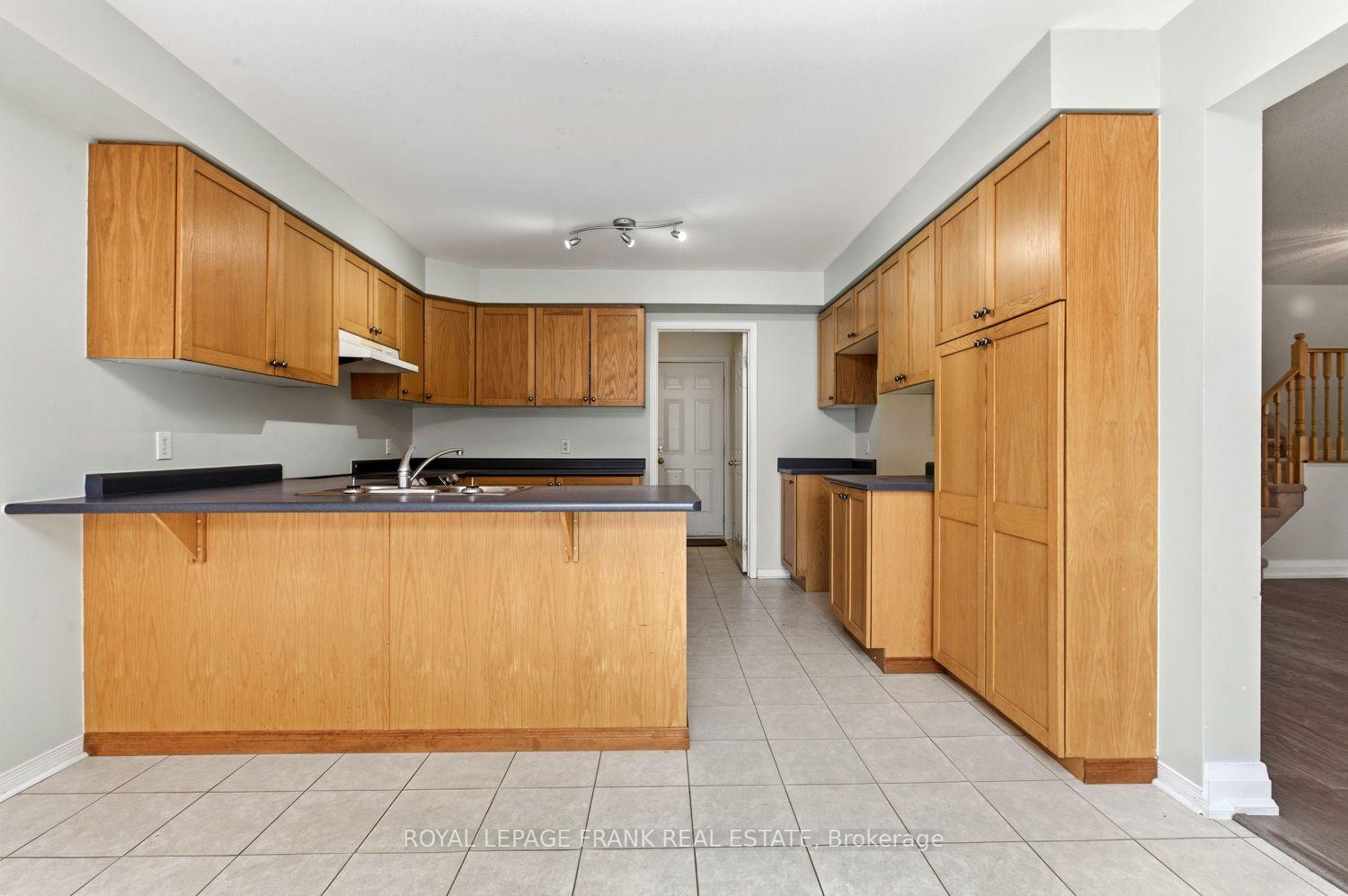 Photo 6 of 31 Gabrielle Crescent, Whitby, Rolling Acres — HOMEH