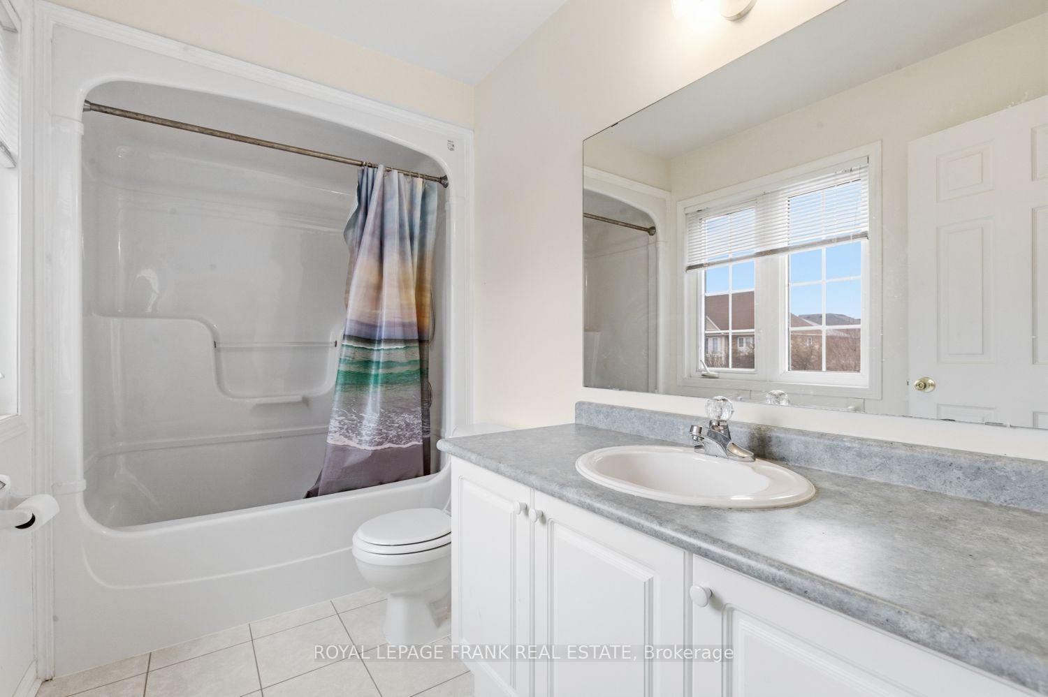 Photo 11 of 31 Gabrielle Crescent, Whitby, Rolling Acres — HOMEH