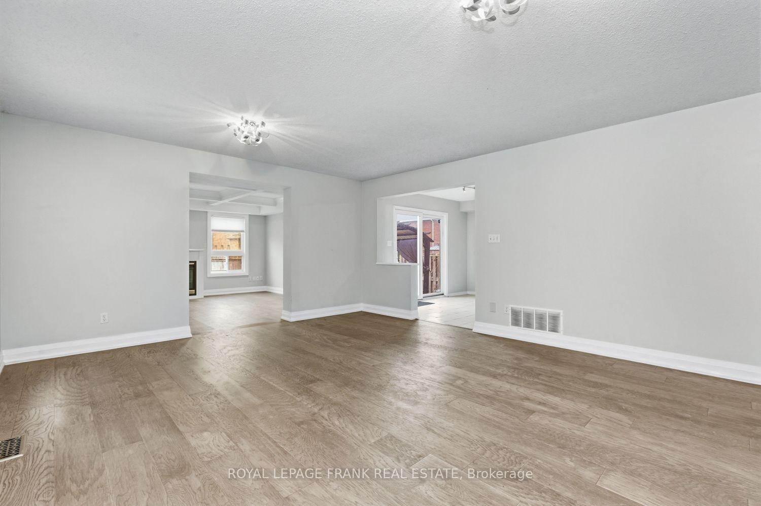 Photo 12 of 31 Gabrielle Crescent, Whitby, Rolling Acres — HOMEH