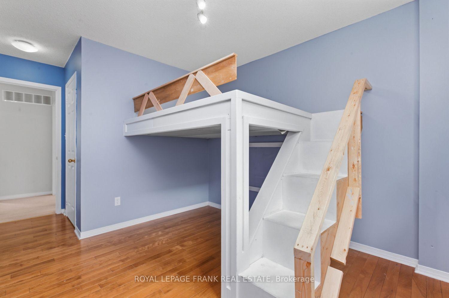 Photo 15 of 31 Gabrielle Crescent, Whitby, Rolling Acres — HOMEH