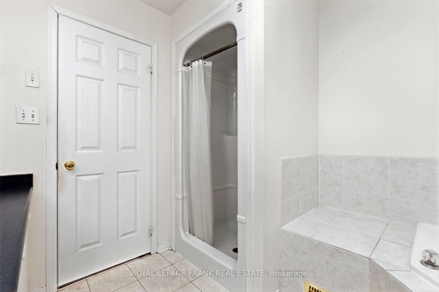 Photo 18 of 31 Gabrielle Crescent, Whitby, Rolling Acres — HOMEH