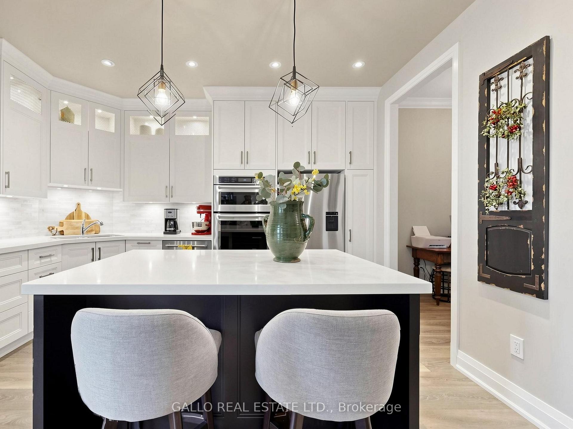 Photo 9 of Unit 118, 25 Baker Hill, Whitchurch-Stouffville, Stouffville — HOMEH