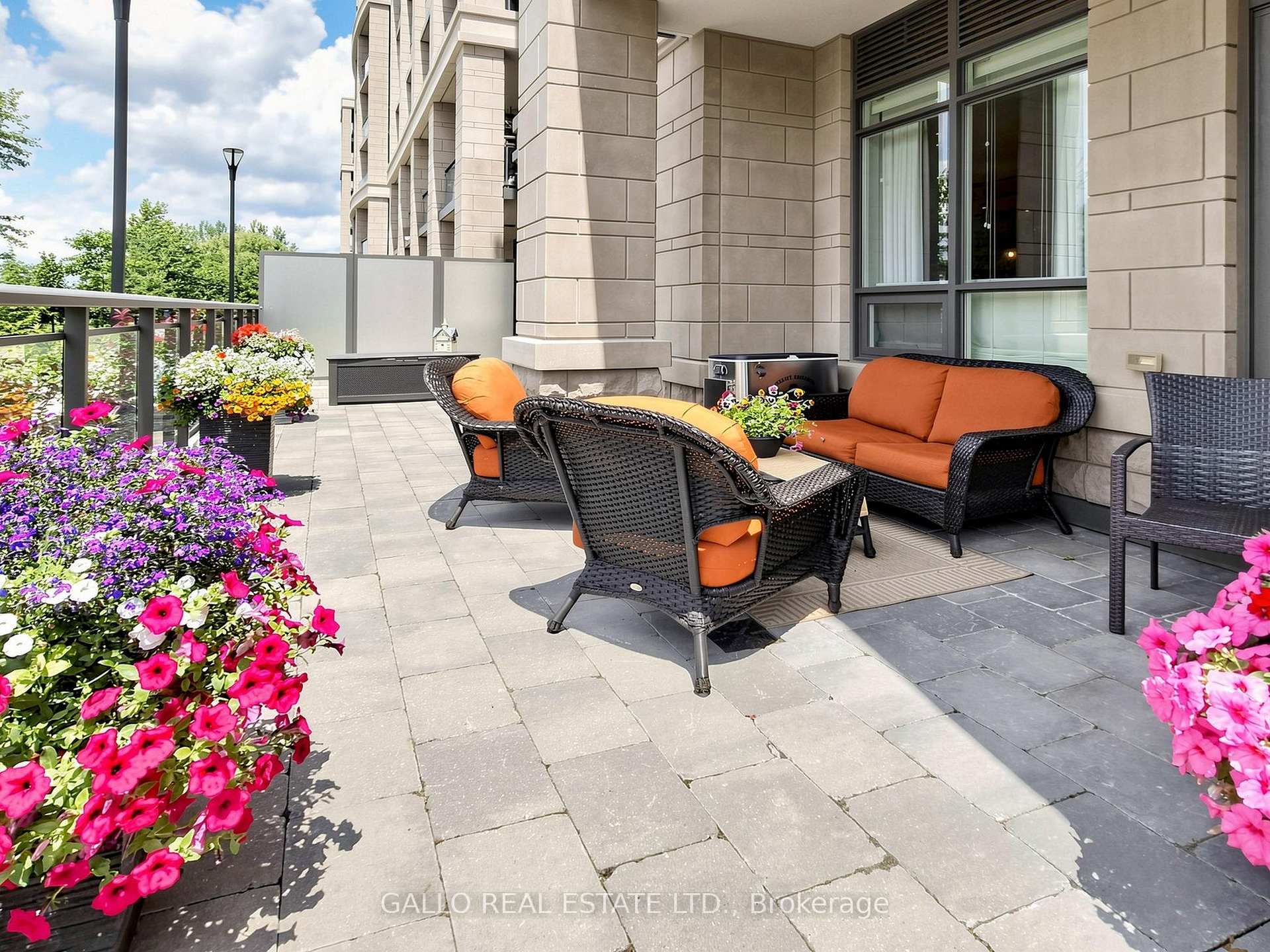 Photo 25 of Unit 118, 25 Baker Hill, Whitchurch-Stouffville, Stouffville — HOMEH