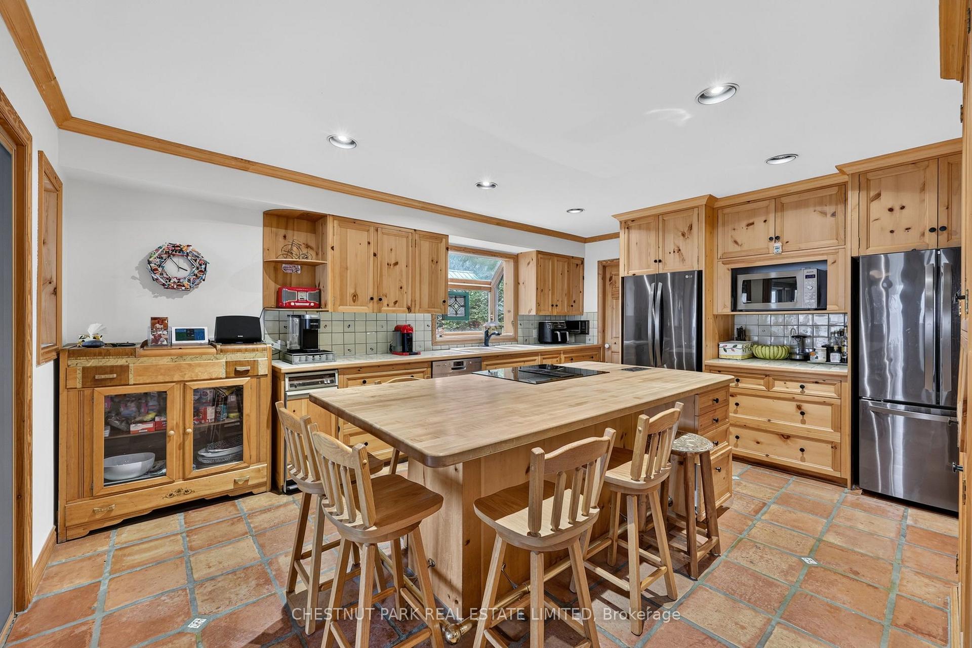 Photo 11 of 3209 Summer Place, Innisfil, Rural Innisfil — HOMEH