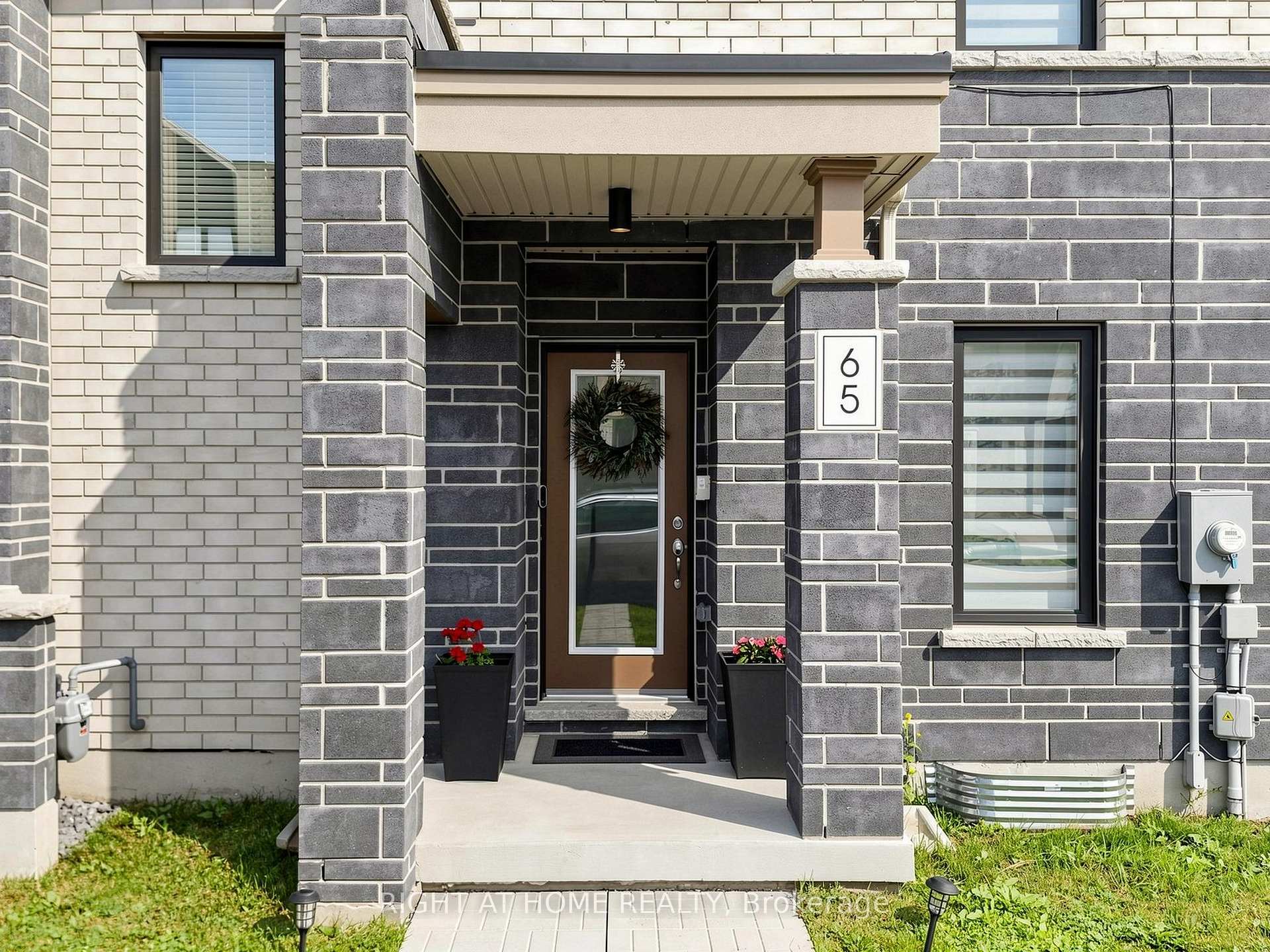 Photo 2 of 65 Allure Street, Newmarket, Woodland Hill — HOMEH