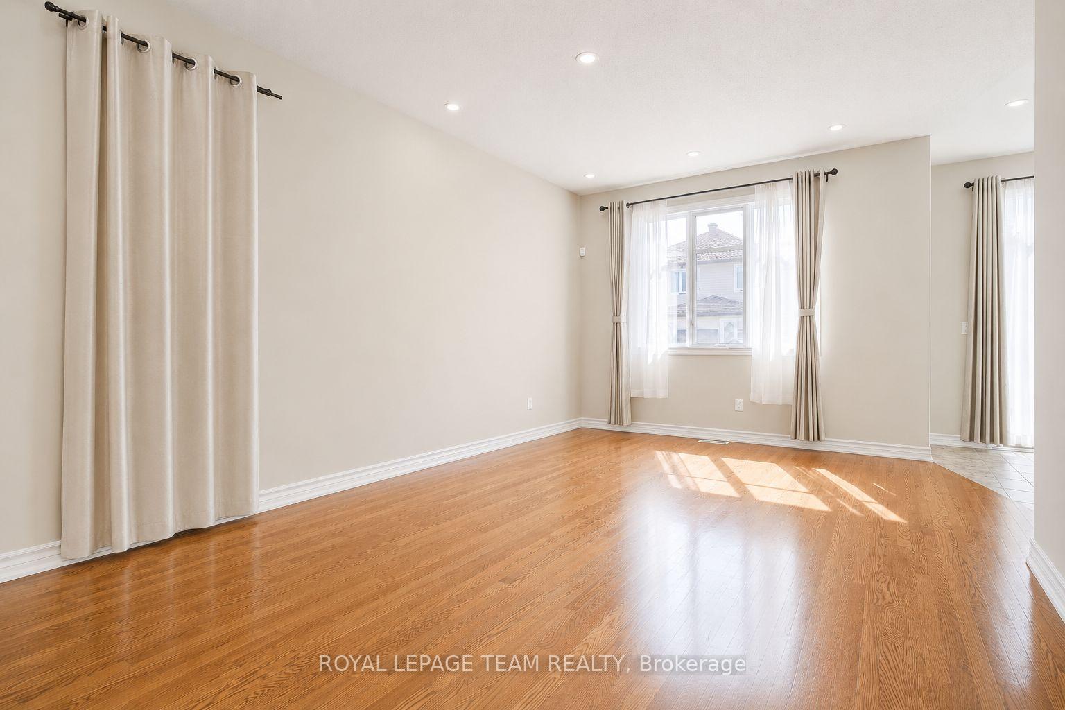Photo 6 of 314 Glenbrae Avenue, Ottawa, Kanata - Morgan's Grant/South March — HOMEH