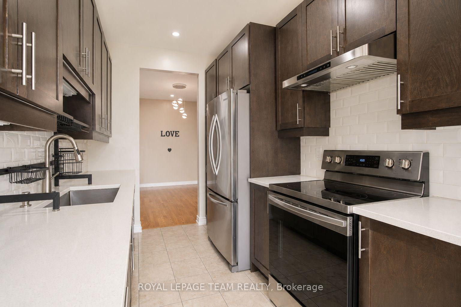 Photo 8 of 314 Glenbrae Avenue, Ottawa, Kanata - Morgan's Grant/South March — HOMEH