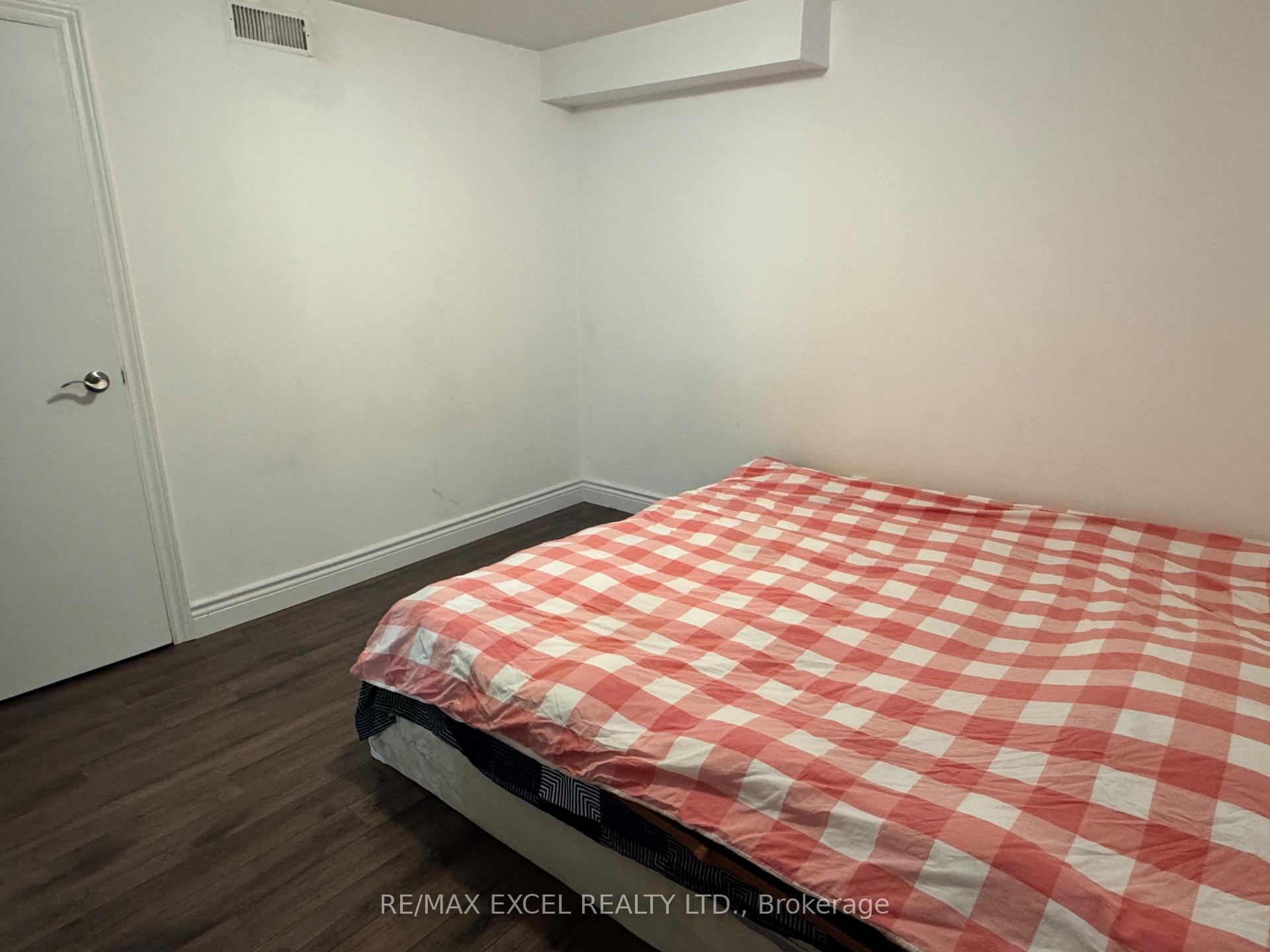 Photo 9 of 30 Marion Crescent, Markham, Raymerville — HOMEH