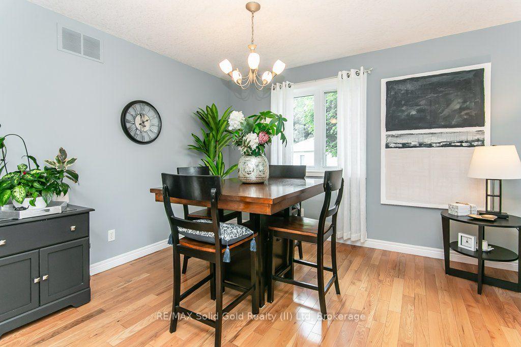 Photo 10 of 77 Lawrence Street, Wellesley — HOMEH