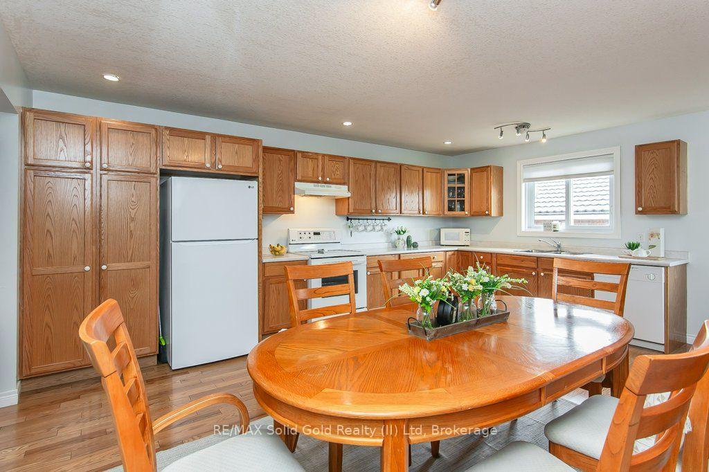 Photo 18 of 77 Lawrence Street, Wellesley — HOMEH