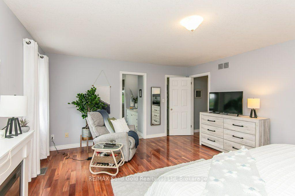 Photo 23 of 77 Lawrence Street, Wellesley — HOMEH