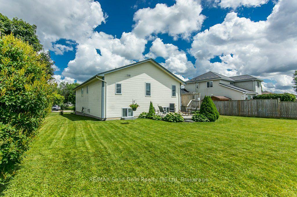 Photo 39 of 77 Lawrence Street, Wellesley — HOMEH
