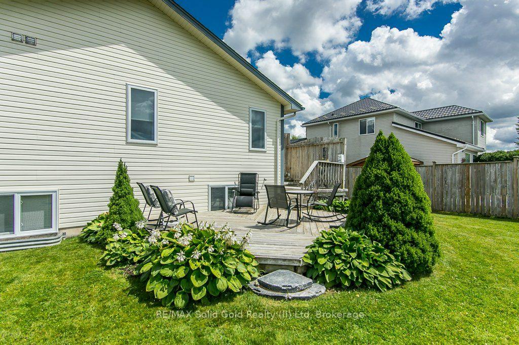 Photo 41 of 77 Lawrence Street, Wellesley — HOMEH