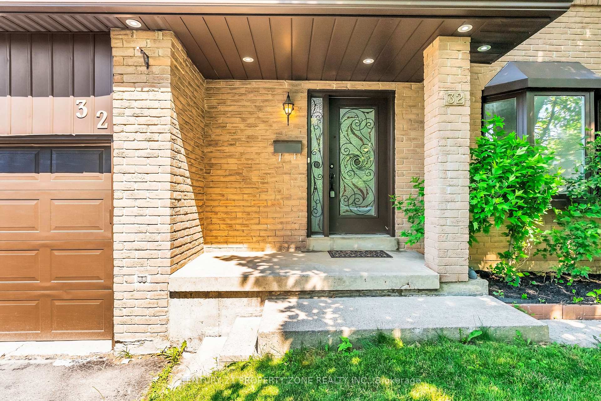Photo 7 of 32 Archibald Street, Brampton, Brampton West — HOMEH