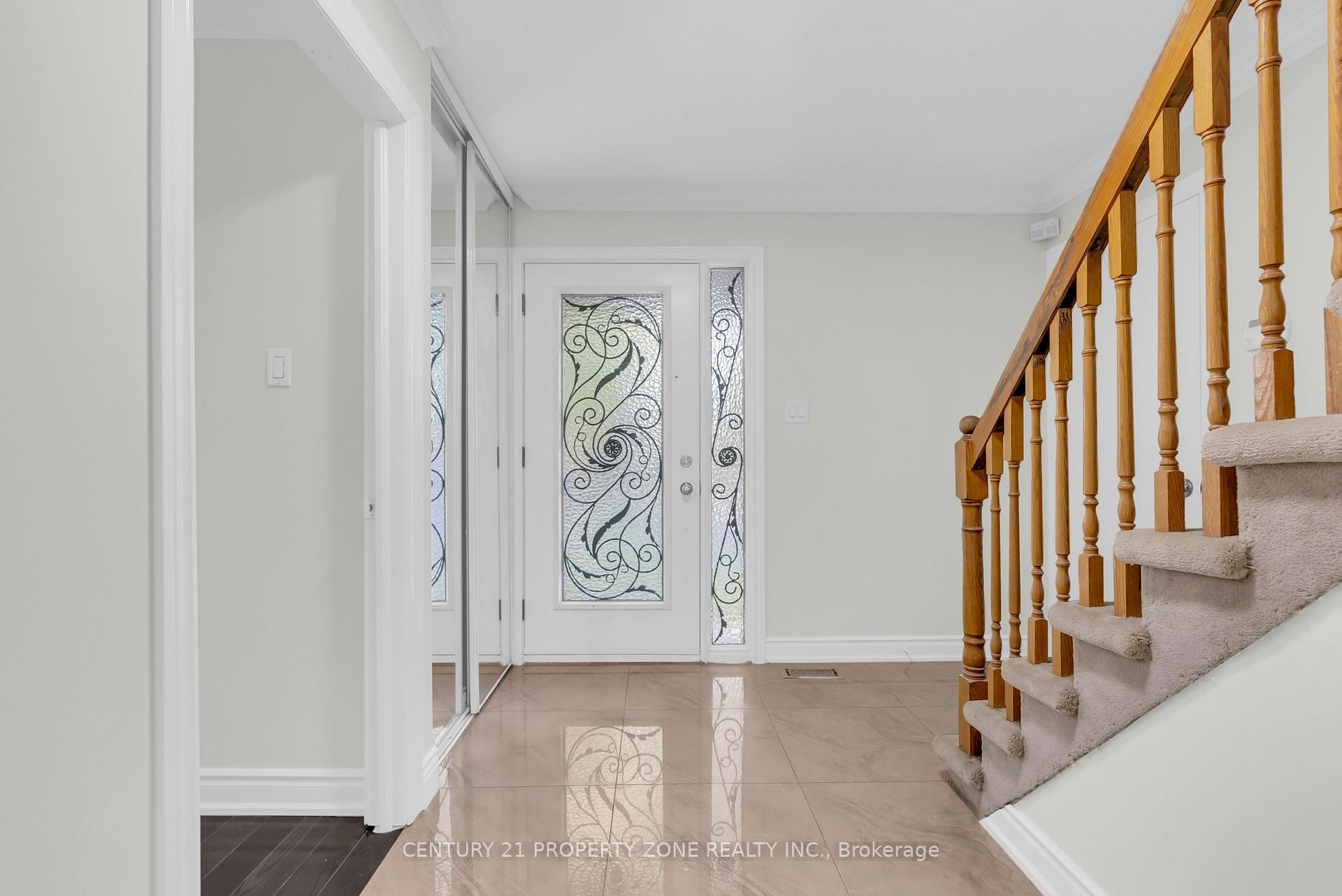 Photo 8 of 32 Archibald Street, Brampton, Brampton West — HOMEH