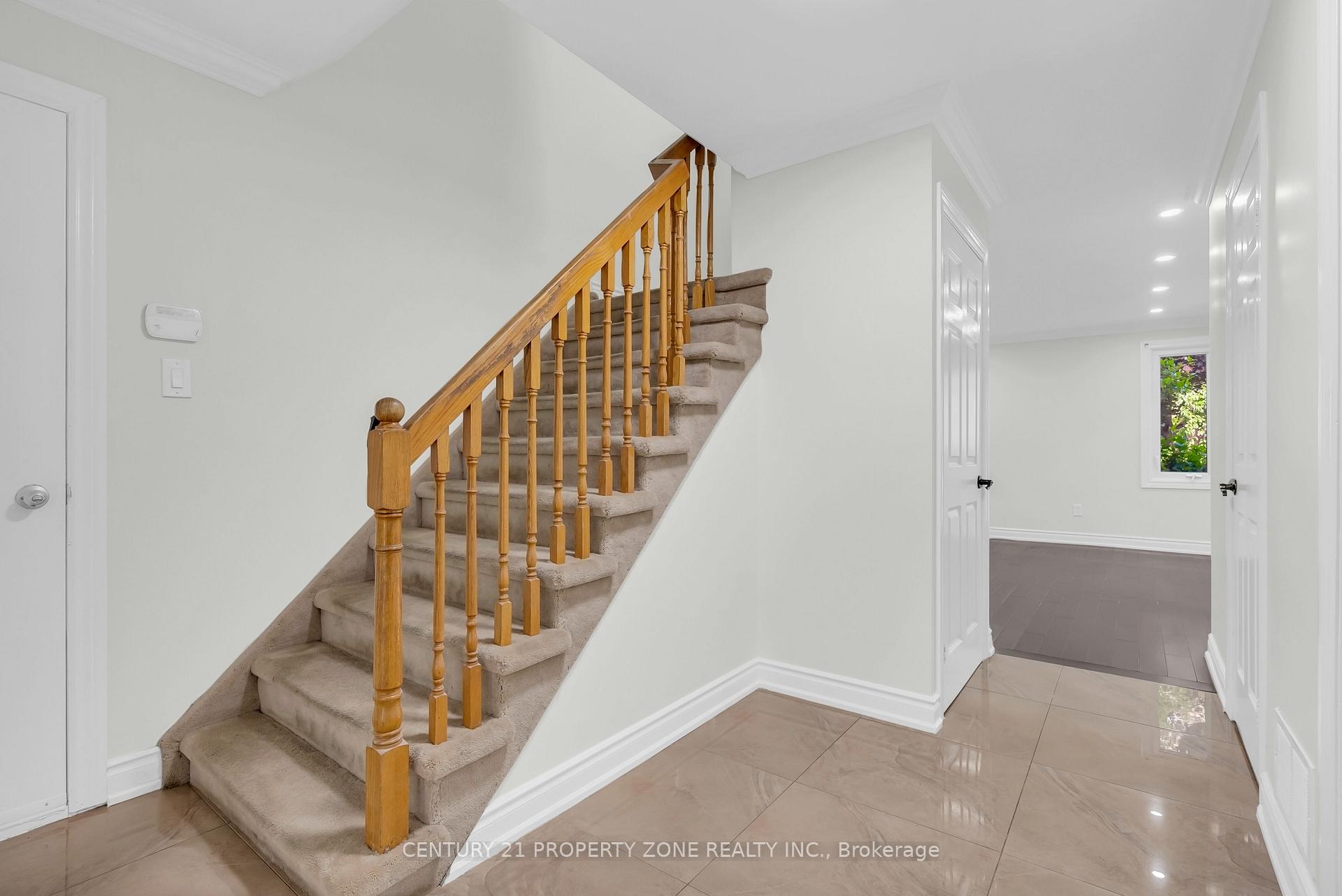 Photo 9 of 32 Archibald Street, Brampton, Brampton West — HOMEH