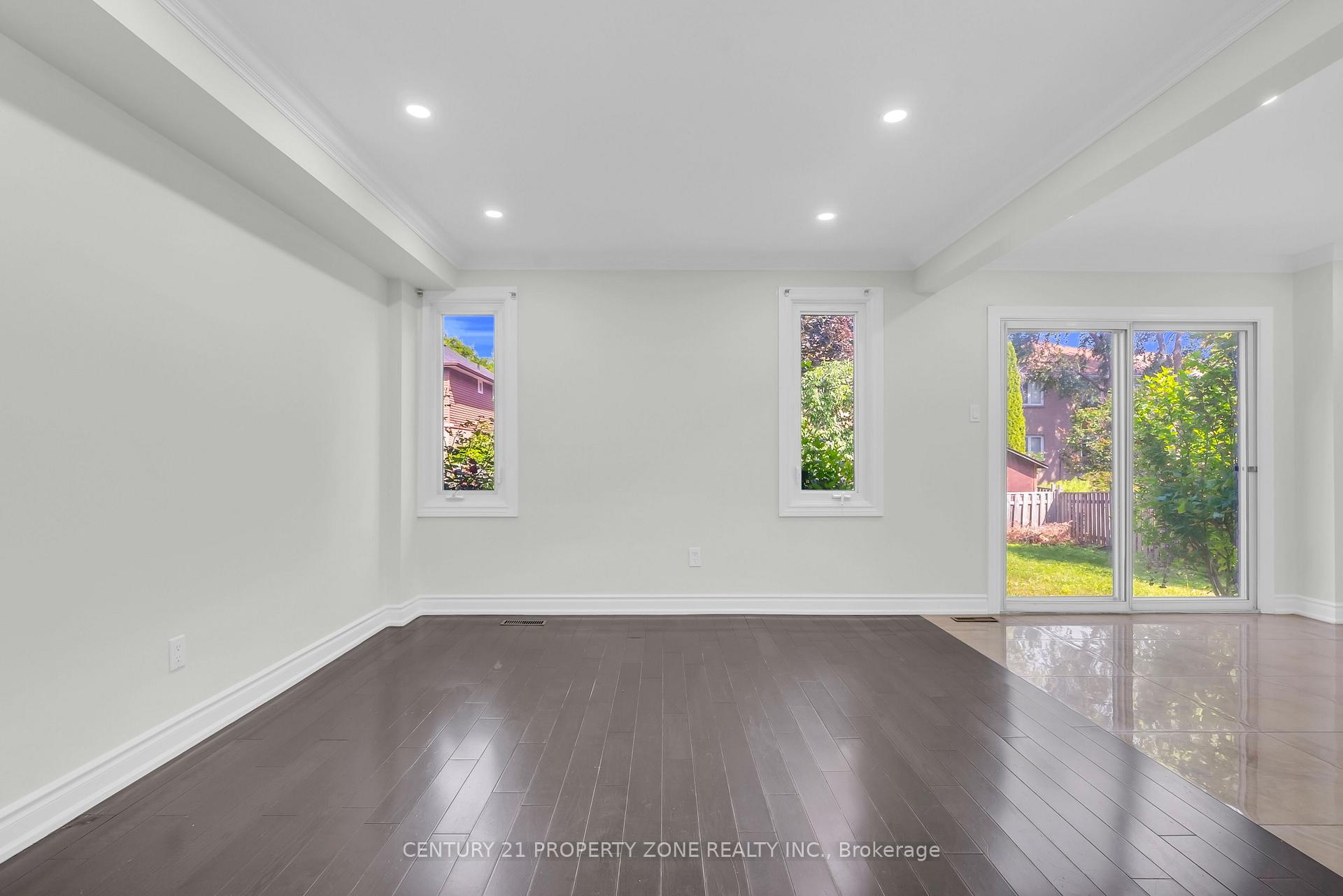Photo 10 of 32 Archibald Street, Brampton, Brampton West — HOMEH