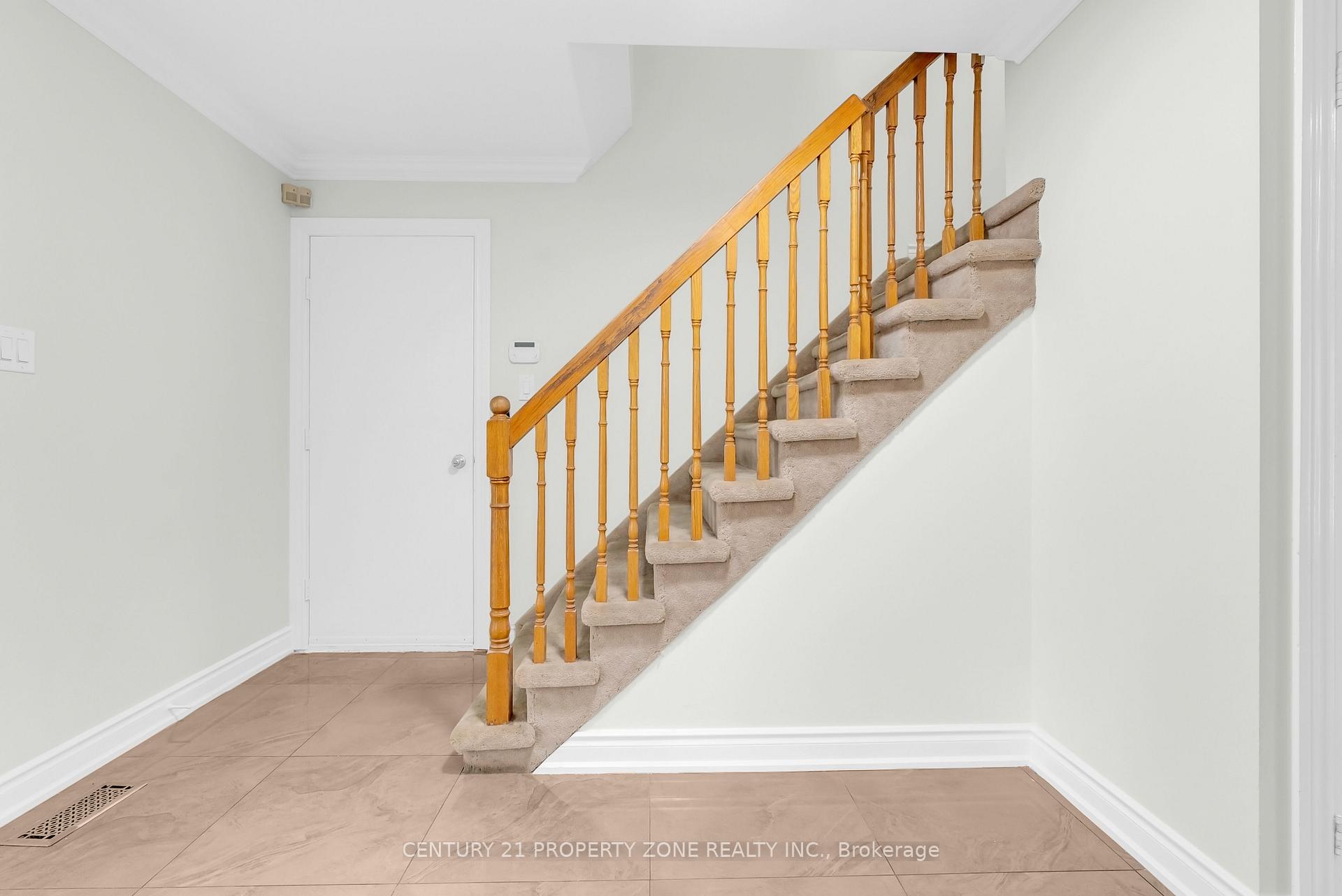 Photo 23 of 32 Archibald Street, Brampton, Brampton West — HOMEH