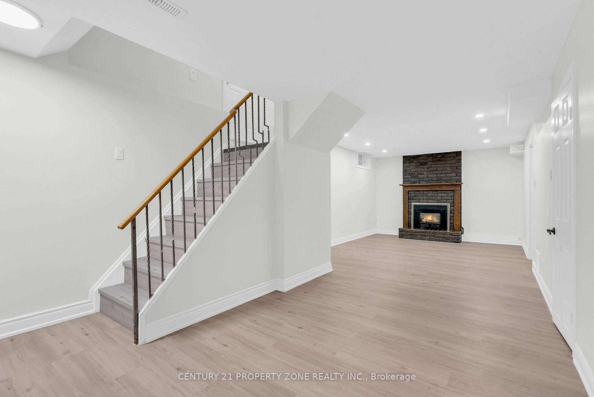 Photo 31 of 32 Archibald Street, Brampton, Brampton West — HOMEH