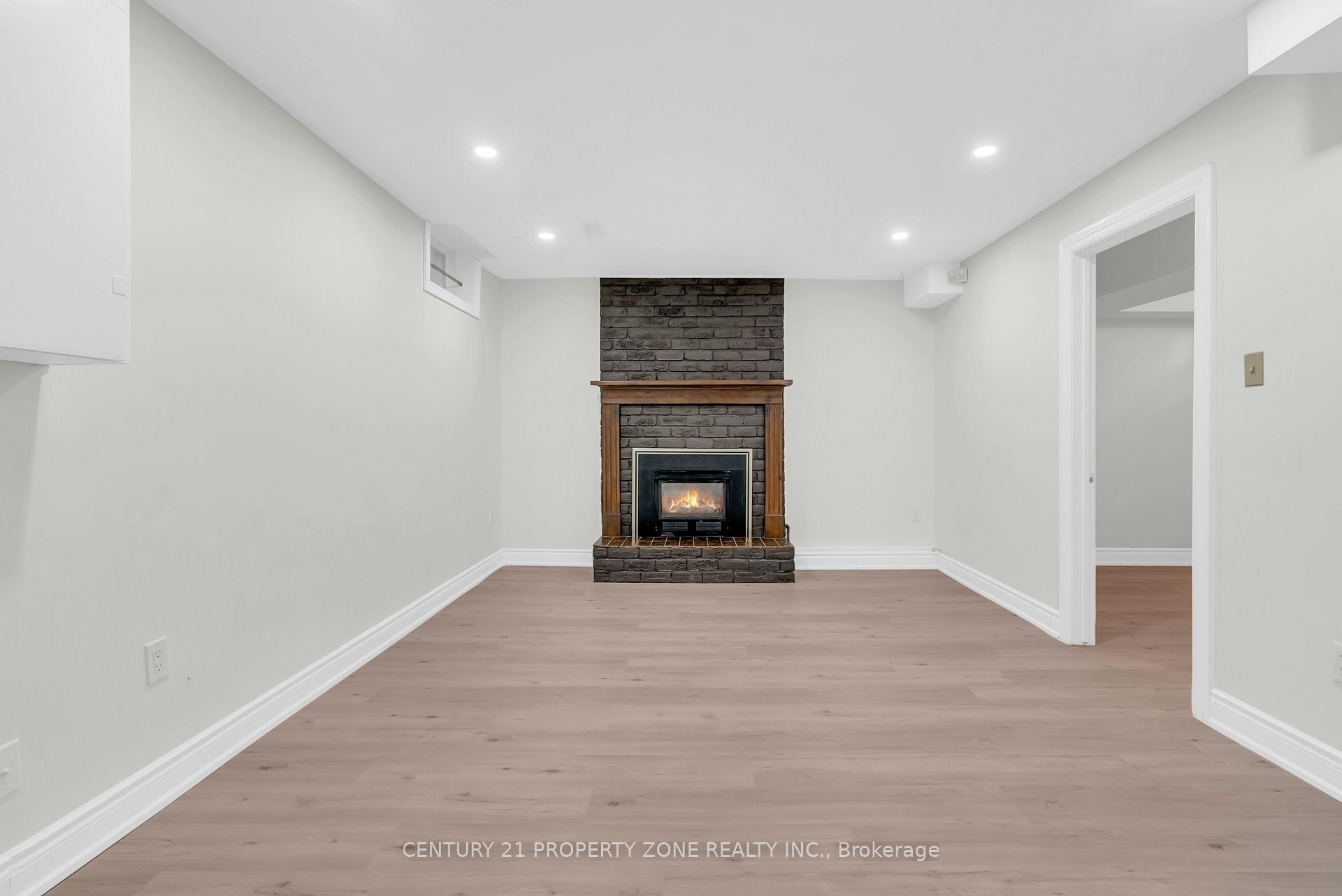 Photo 32 of 32 Archibald Street, Brampton, Brampton West — HOMEH