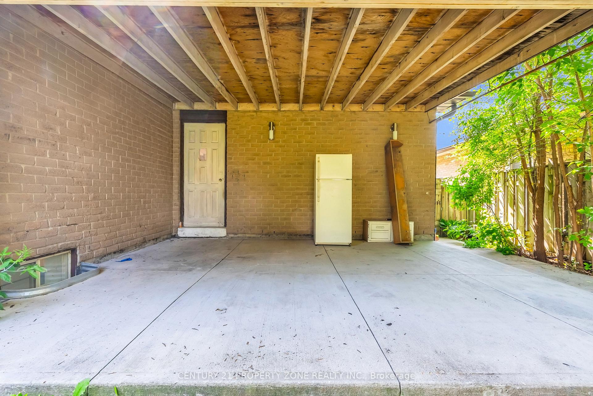 Photo 37 of 32 Archibald Street, Brampton, Brampton West — HOMEH