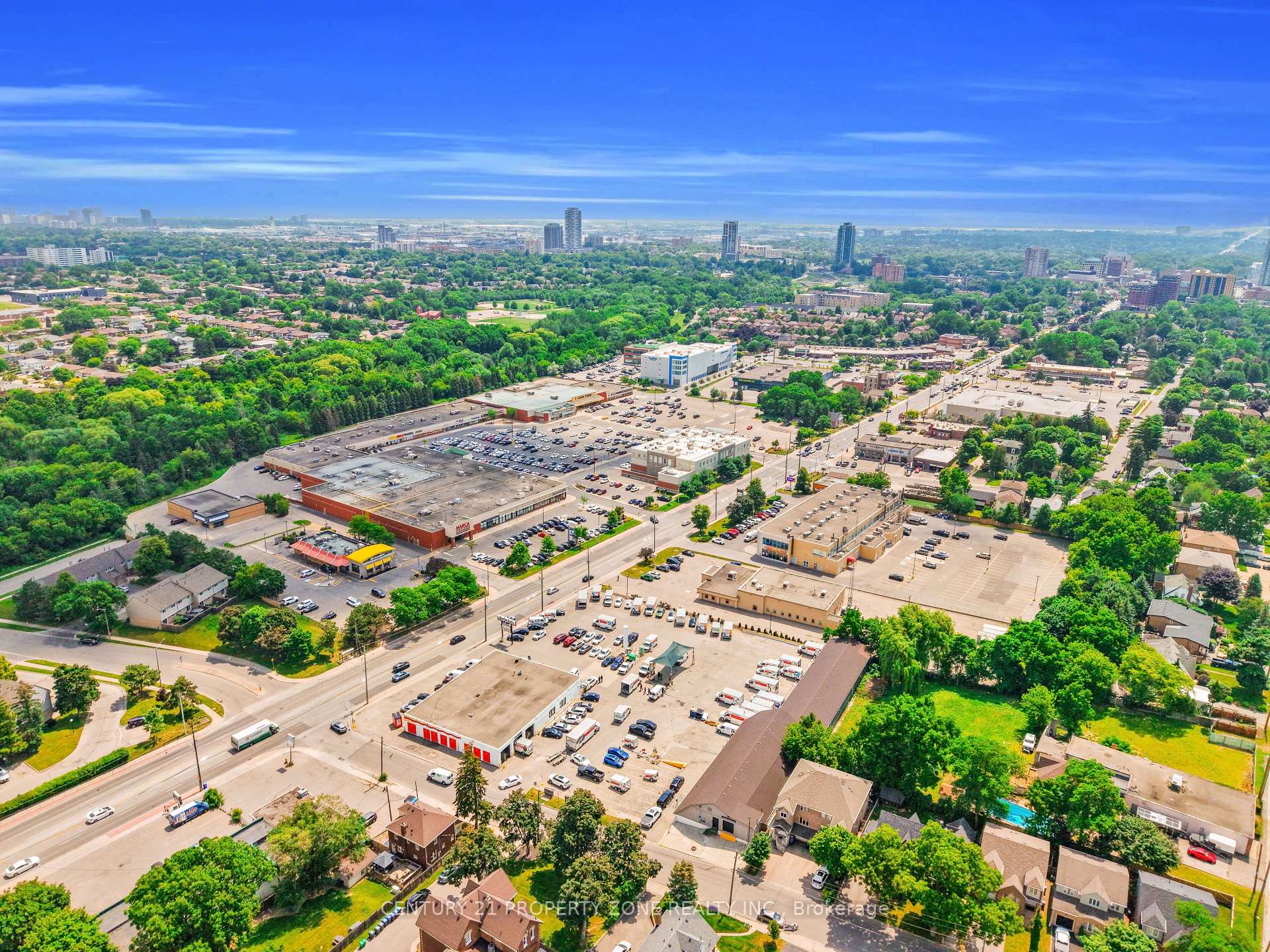 Photo 44 of 32 Archibald Street, Brampton, Brampton West — HOMEH