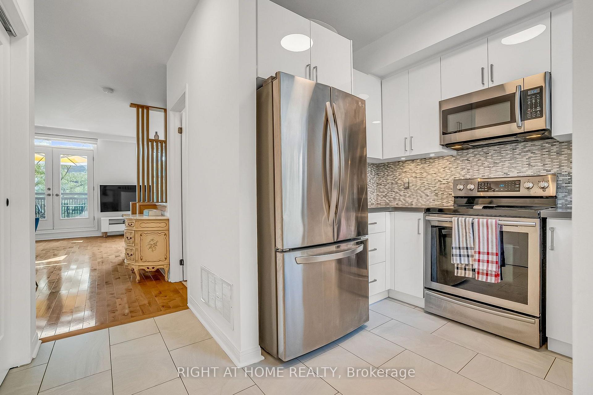 Photo 3 of Unit 104, 55 Halton Street, Toronto, Trinity-Bellwoods — HOMEH