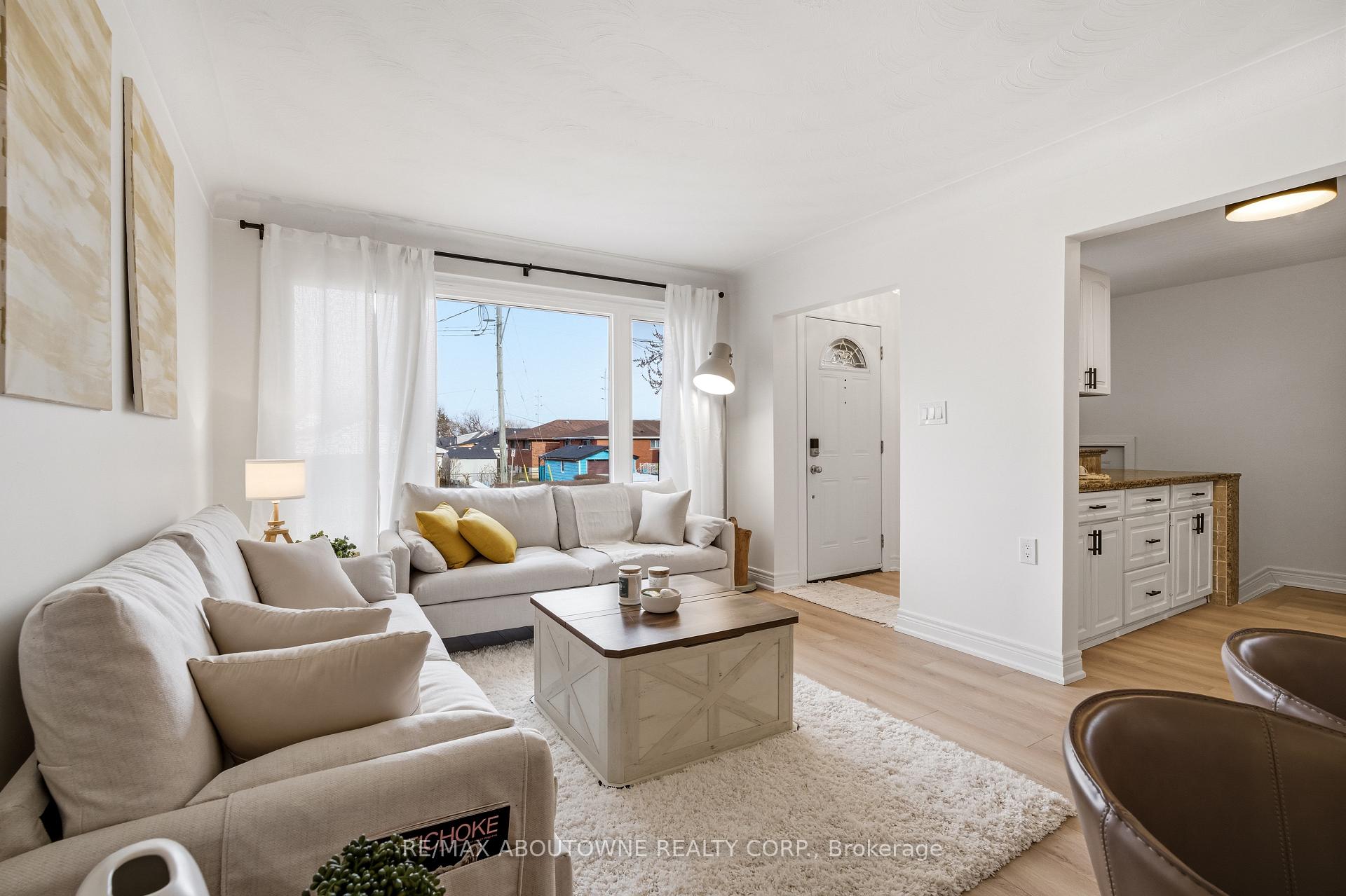 Photo 9 of 106 Beland Avenue N, Hamilton, McQuesten — HOMEH
