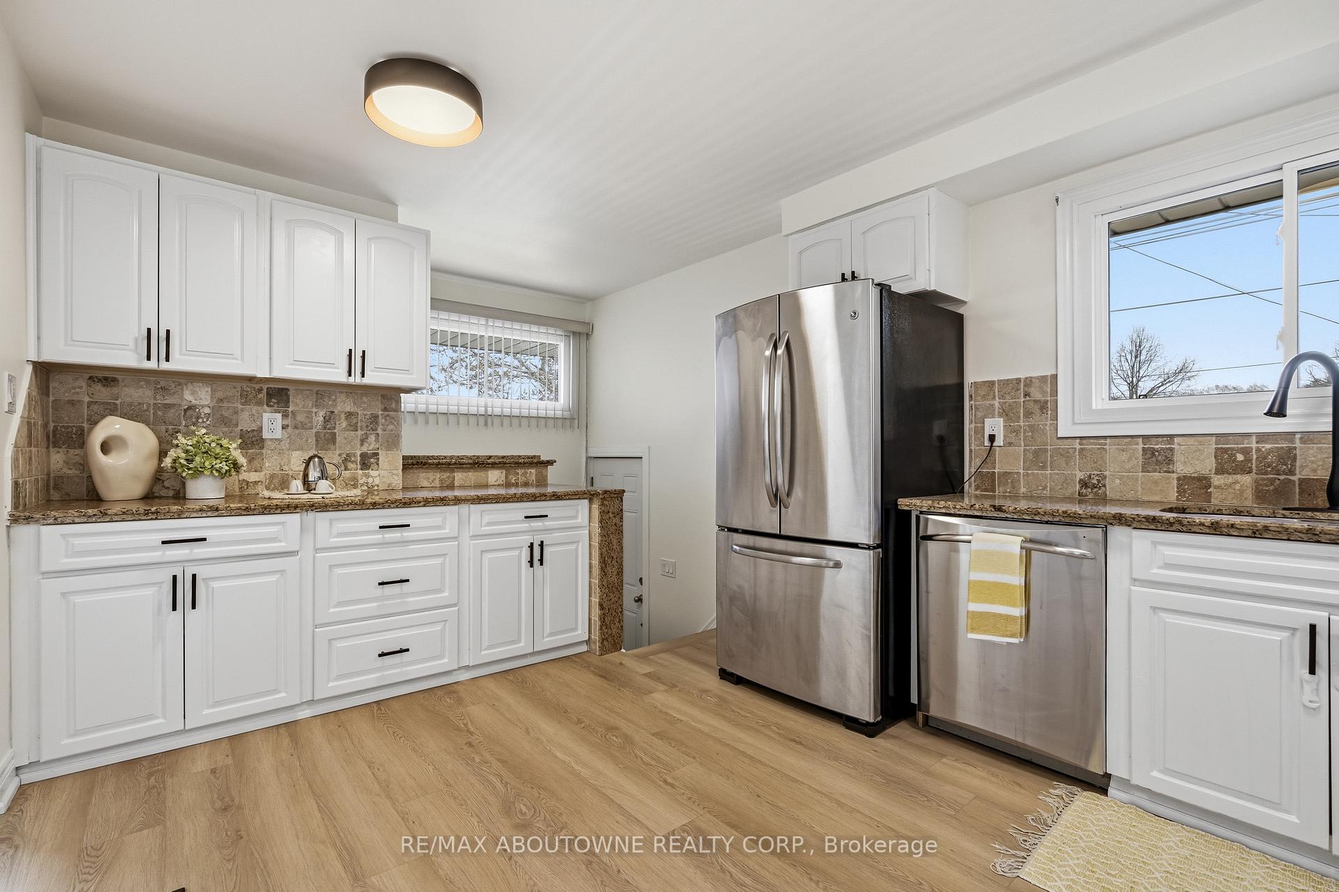 Photo 15 of 106 Beland Avenue N, Hamilton, McQuesten — HOMEH