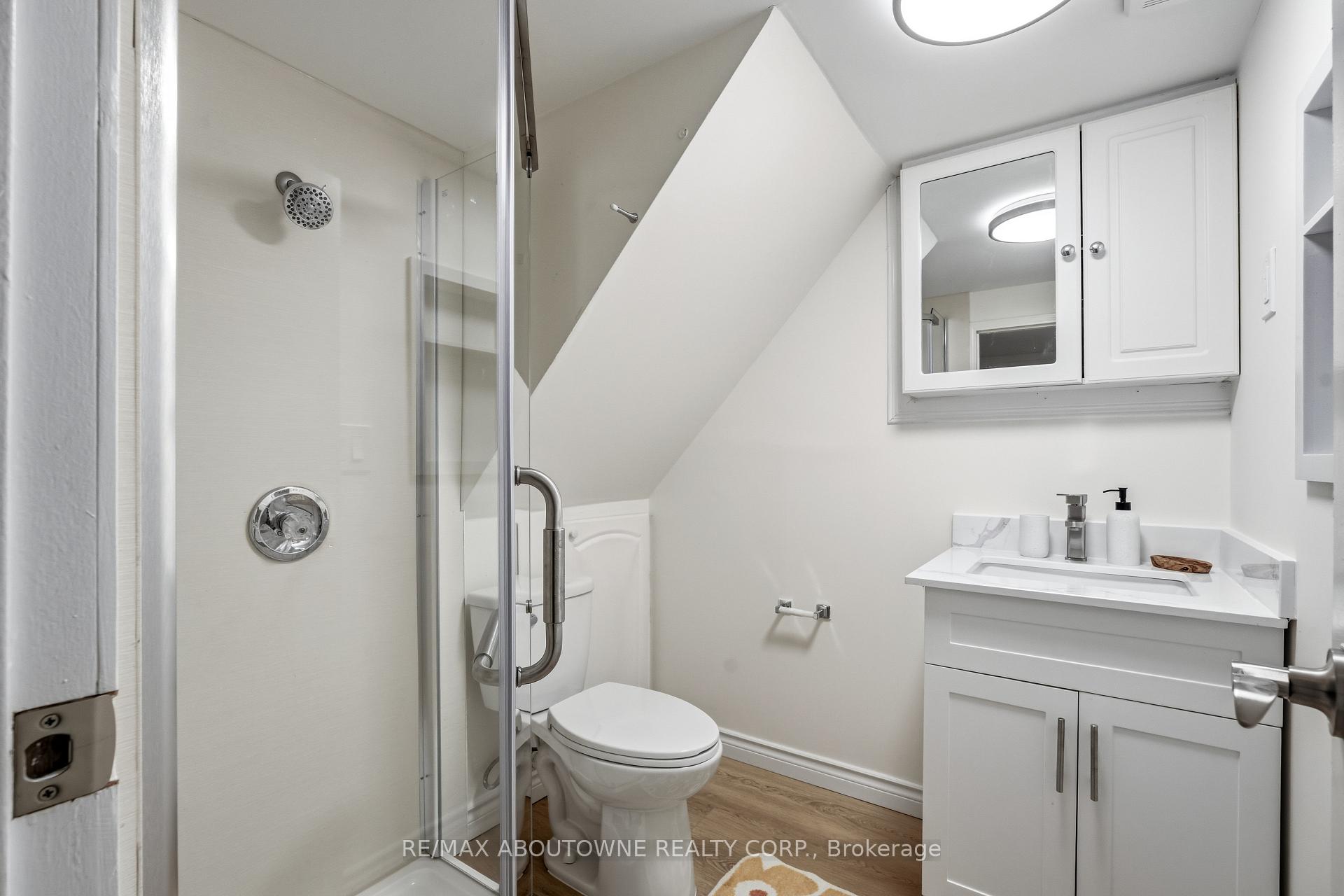 Photo 26 of 106 Beland Avenue N, Hamilton, McQuesten — HOMEH