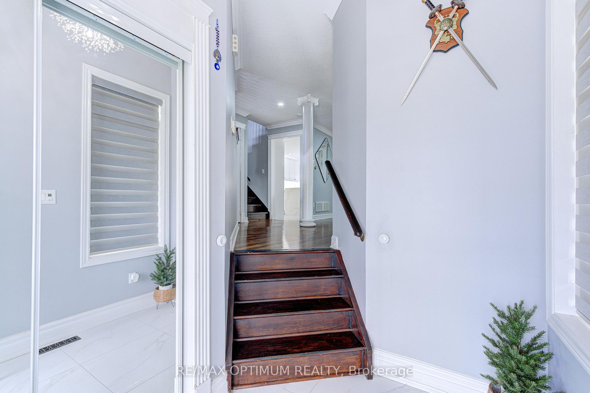 Photo 7 of 54 Bramoak Crescent, Brampton, Northwest Sandalwood Parkway — HOMEH