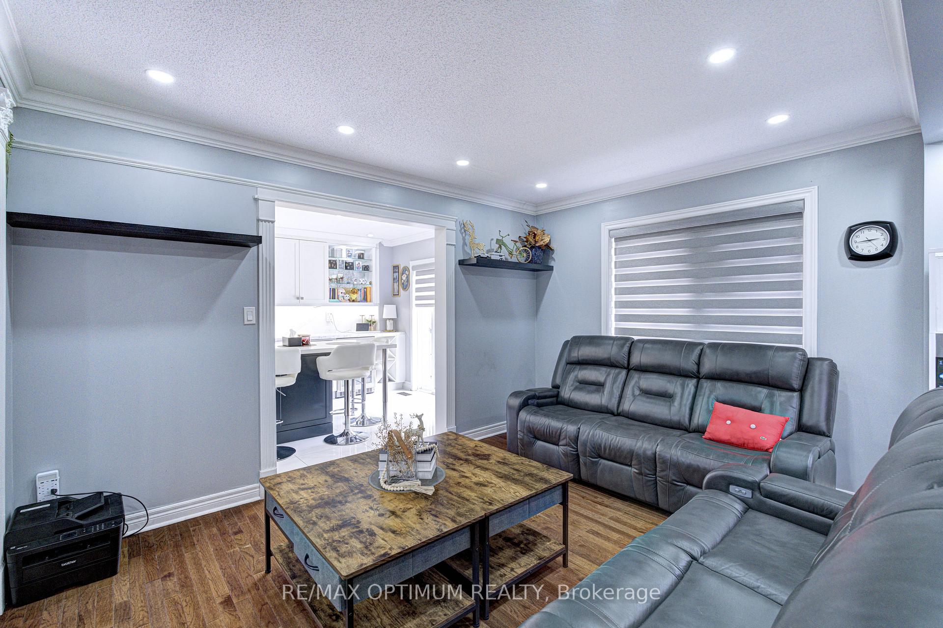 Photo 11 of 54 Bramoak Crescent, Brampton, Northwest Sandalwood Parkway — HOMEH