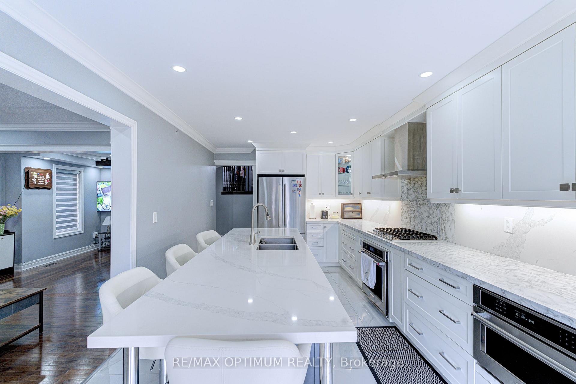 Photo 15 of 54 Bramoak Crescent, Brampton, Northwest Sandalwood Parkway — HOMEH