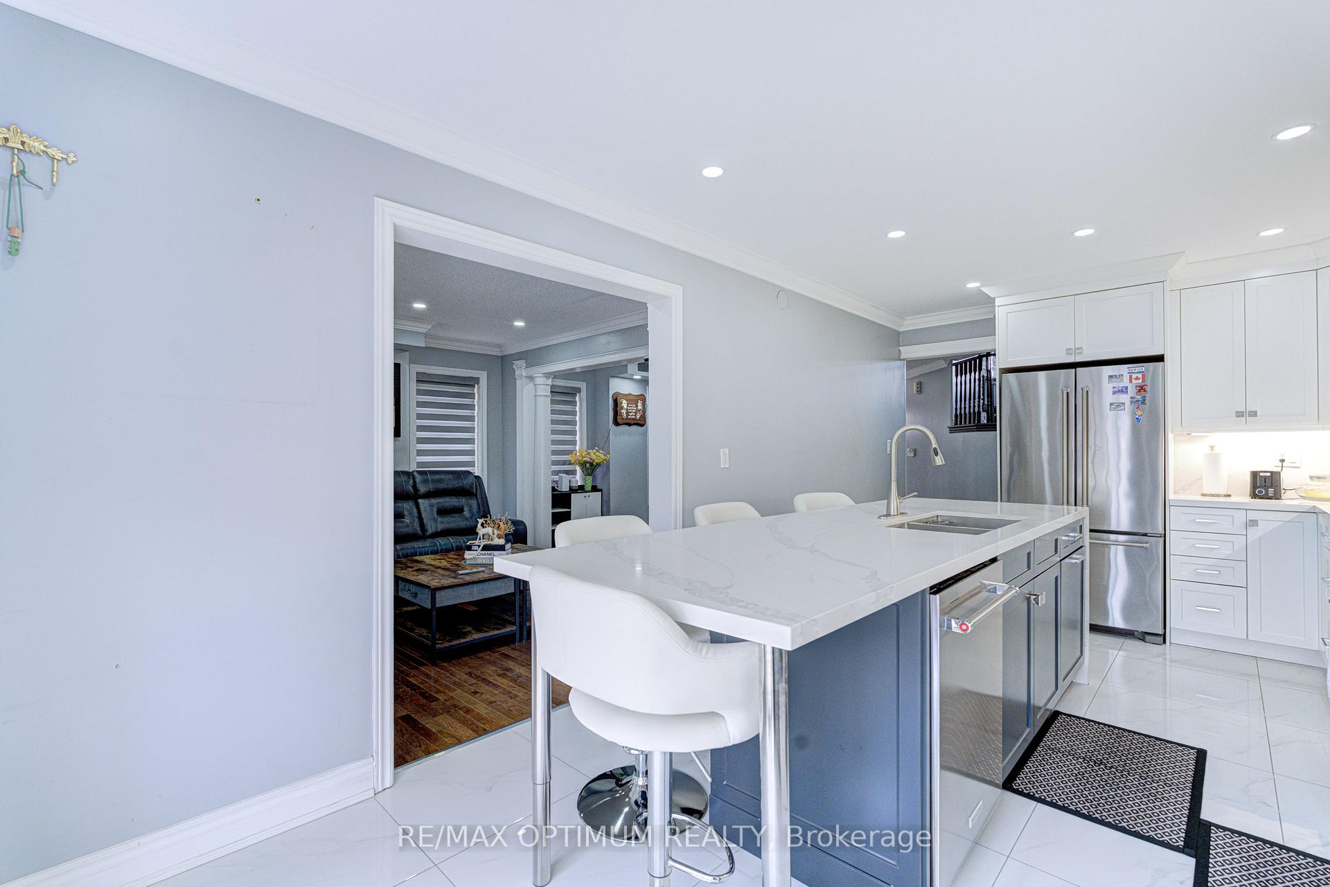 Photo 16 of 54 Bramoak Crescent, Brampton, Northwest Sandalwood Parkway — HOMEH