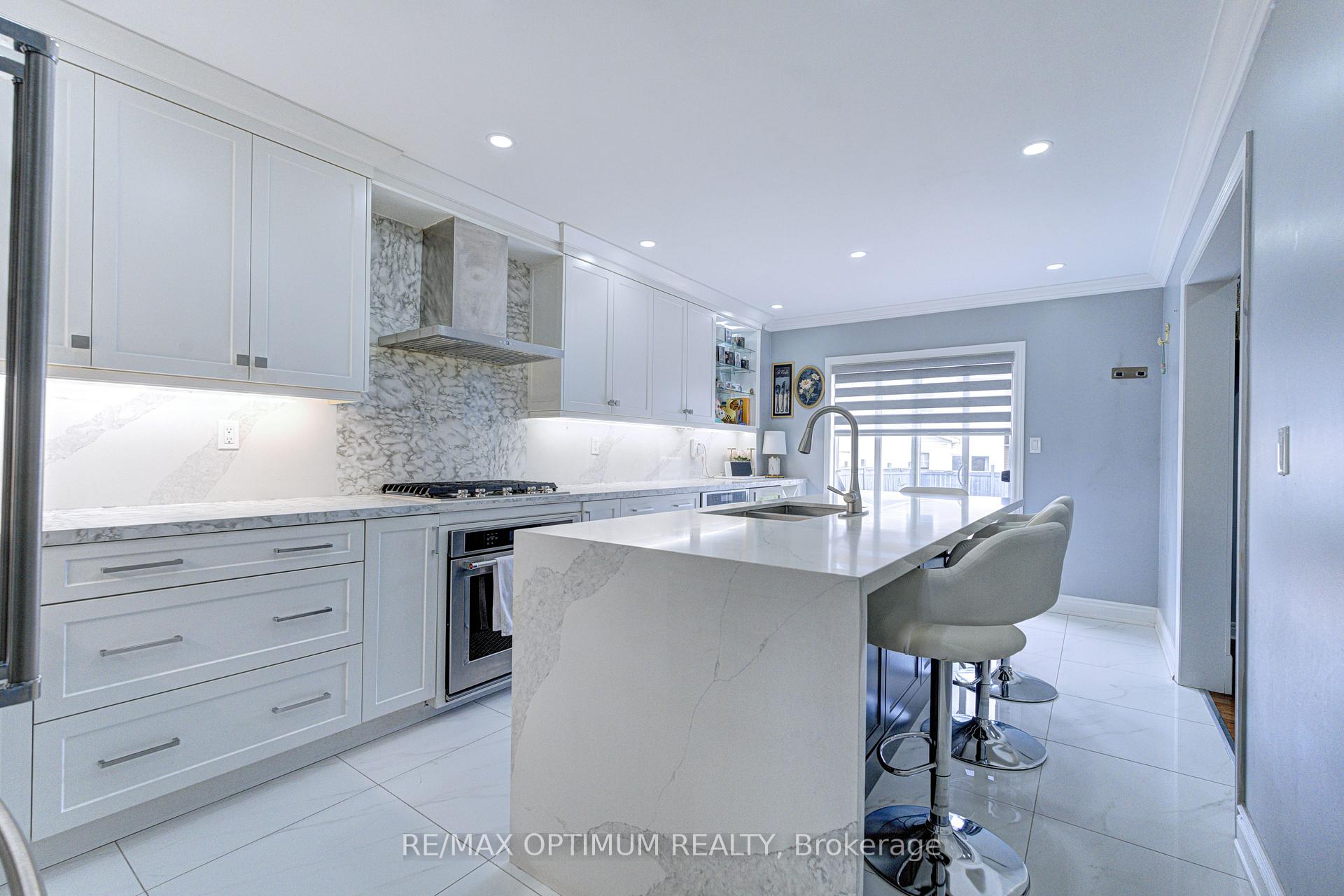 Photo 17 of 54 Bramoak Crescent, Brampton, Northwest Sandalwood Parkway — HOMEH