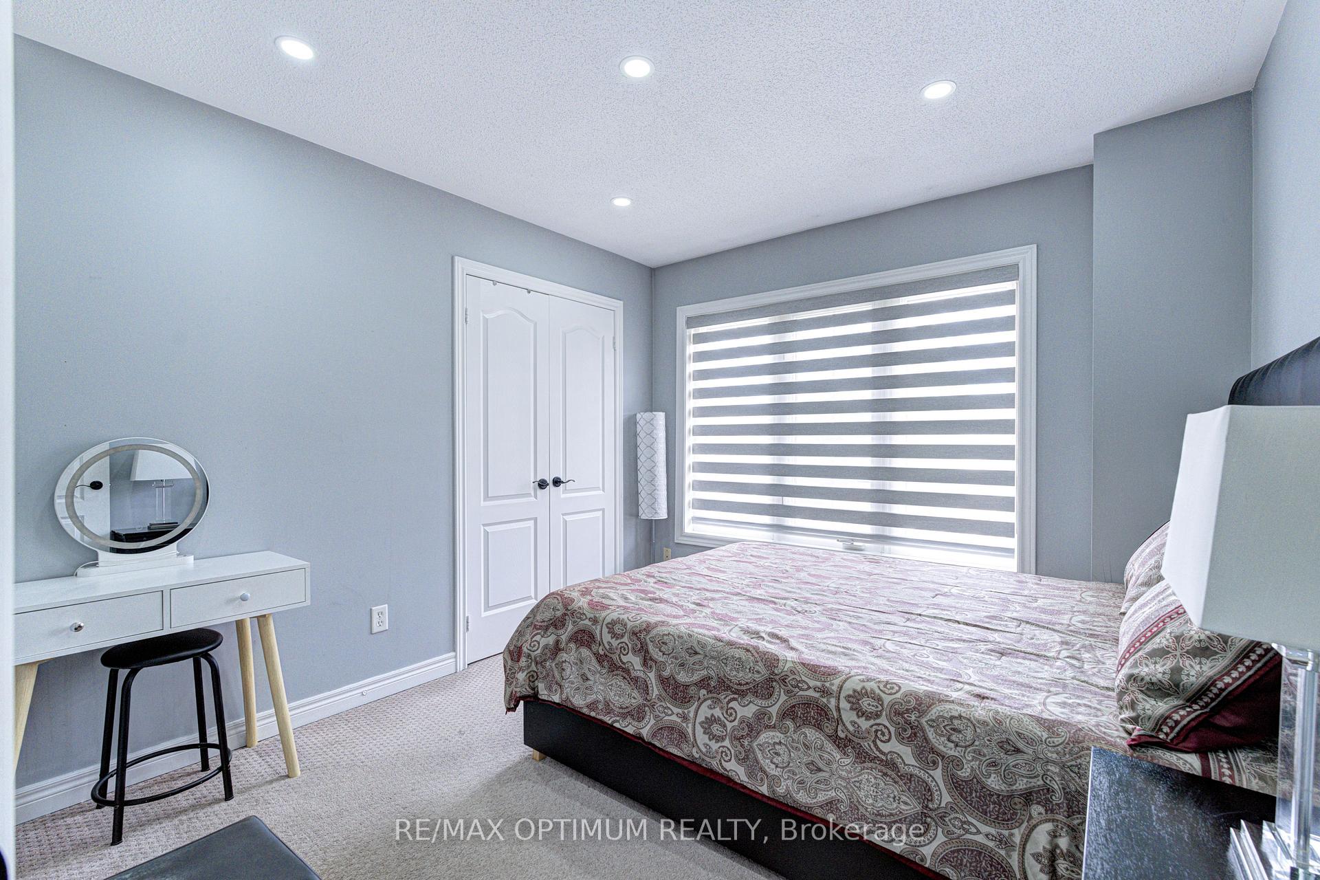 Photo 25 of 54 Bramoak Crescent, Brampton, Northwest Sandalwood Parkway — HOMEH
