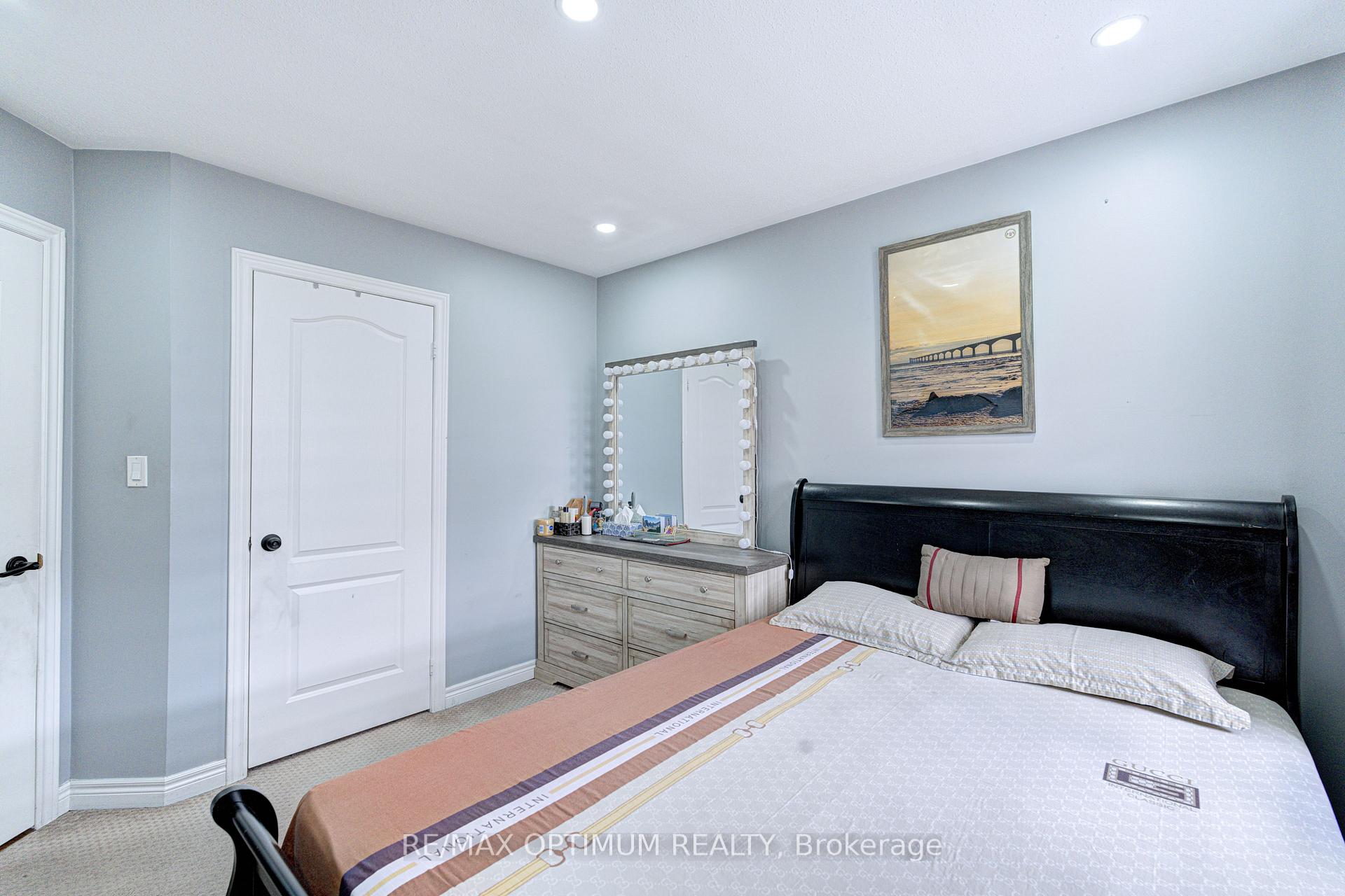 Photo 29 of 54 Bramoak Crescent, Brampton, Northwest Sandalwood Parkway — HOMEH