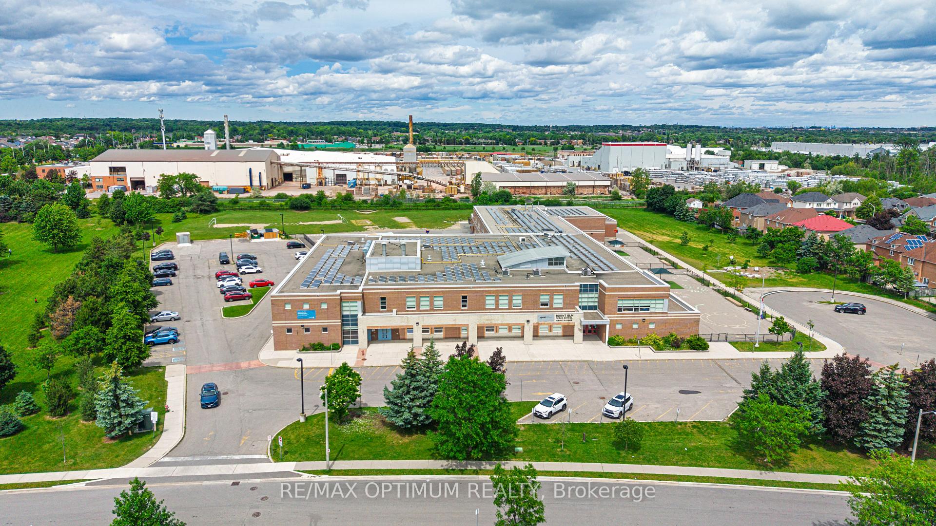 Photo 47 of 54 Bramoak Crescent, Brampton, Northwest Sandalwood Parkway — HOMEH