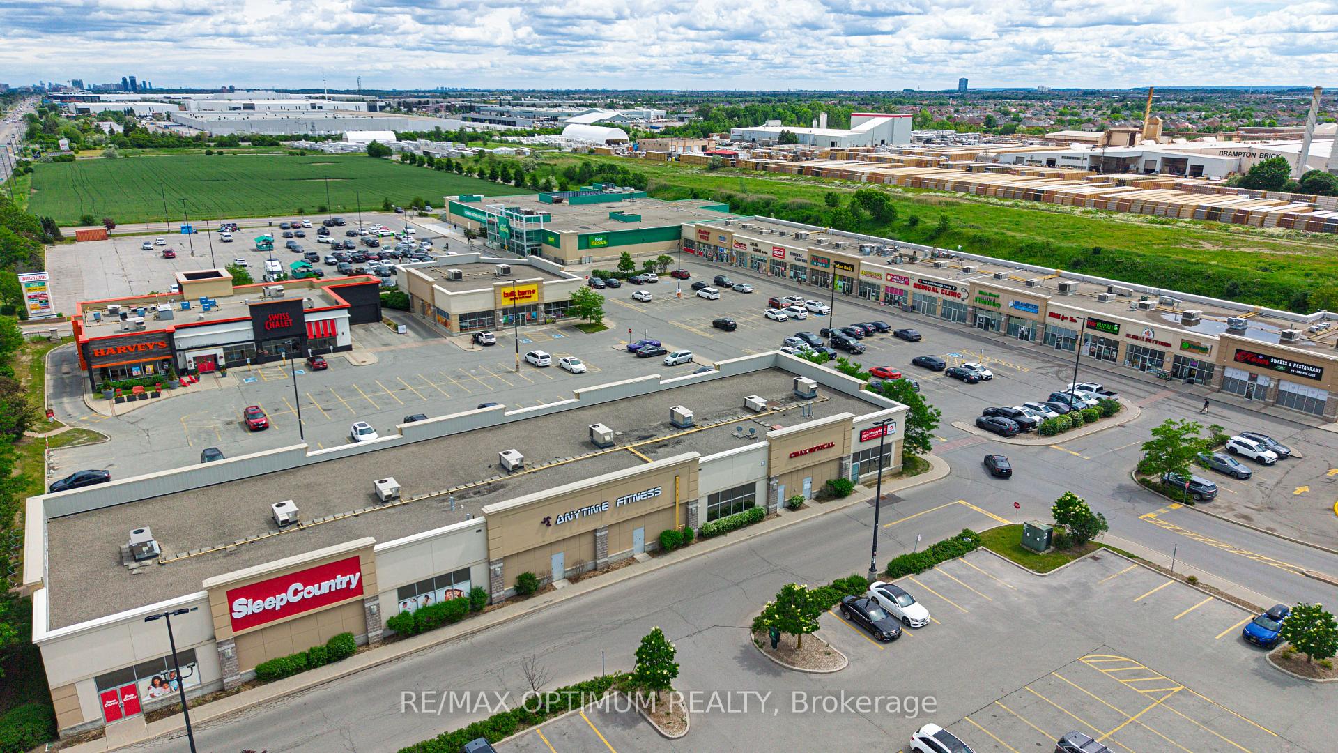 Photo 50 of 54 Bramoak Crescent, Brampton, Northwest Sandalwood Parkway — HOMEH