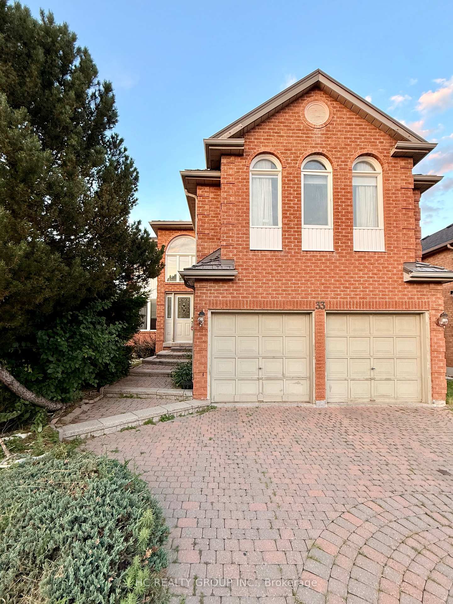 Photo 1 of 33 Westmoreland Court, Markham, Unionville — HOMEH