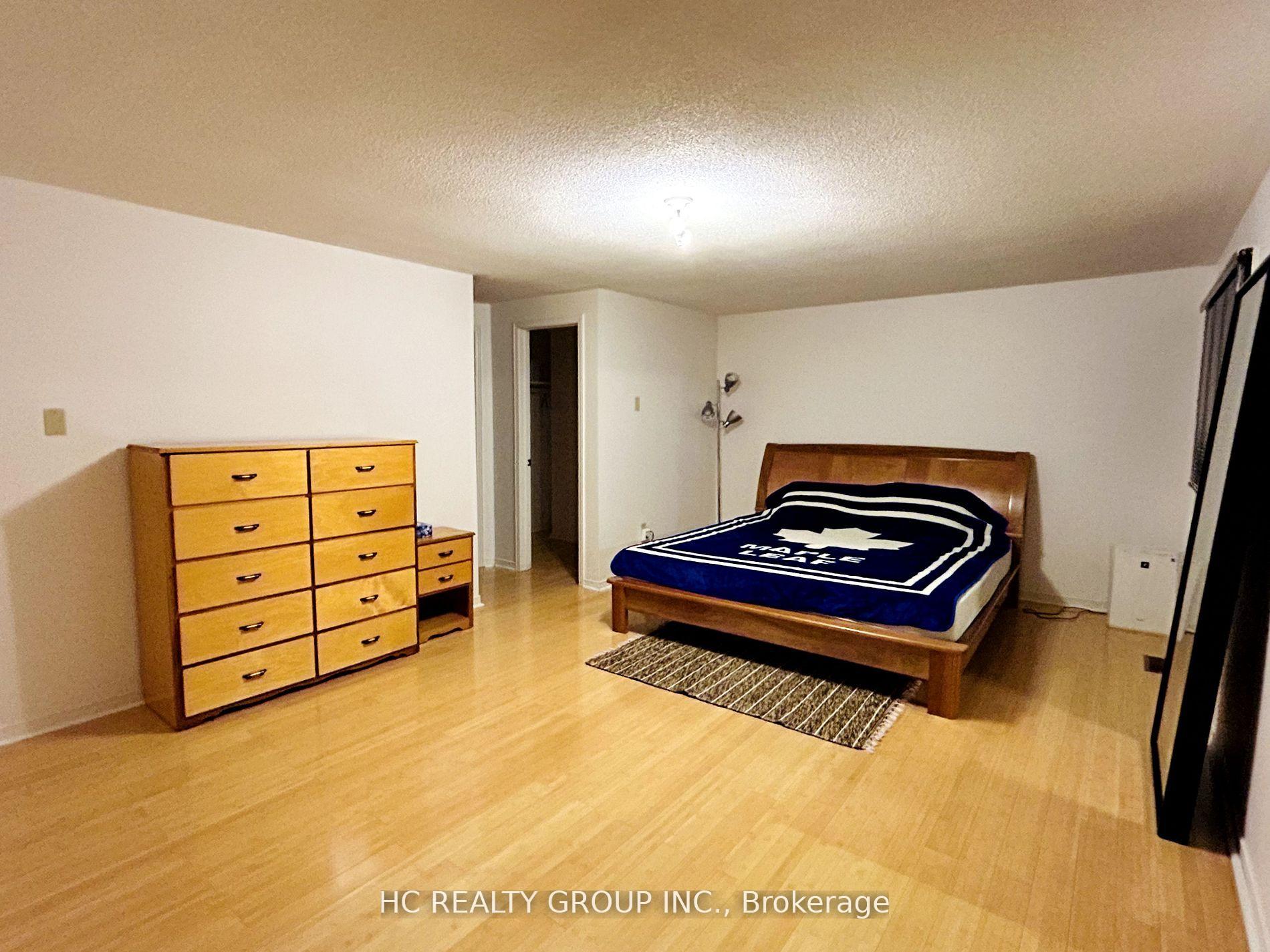 Photo 7 of 33 Westmoreland Court, Markham, Unionville — HOMEH