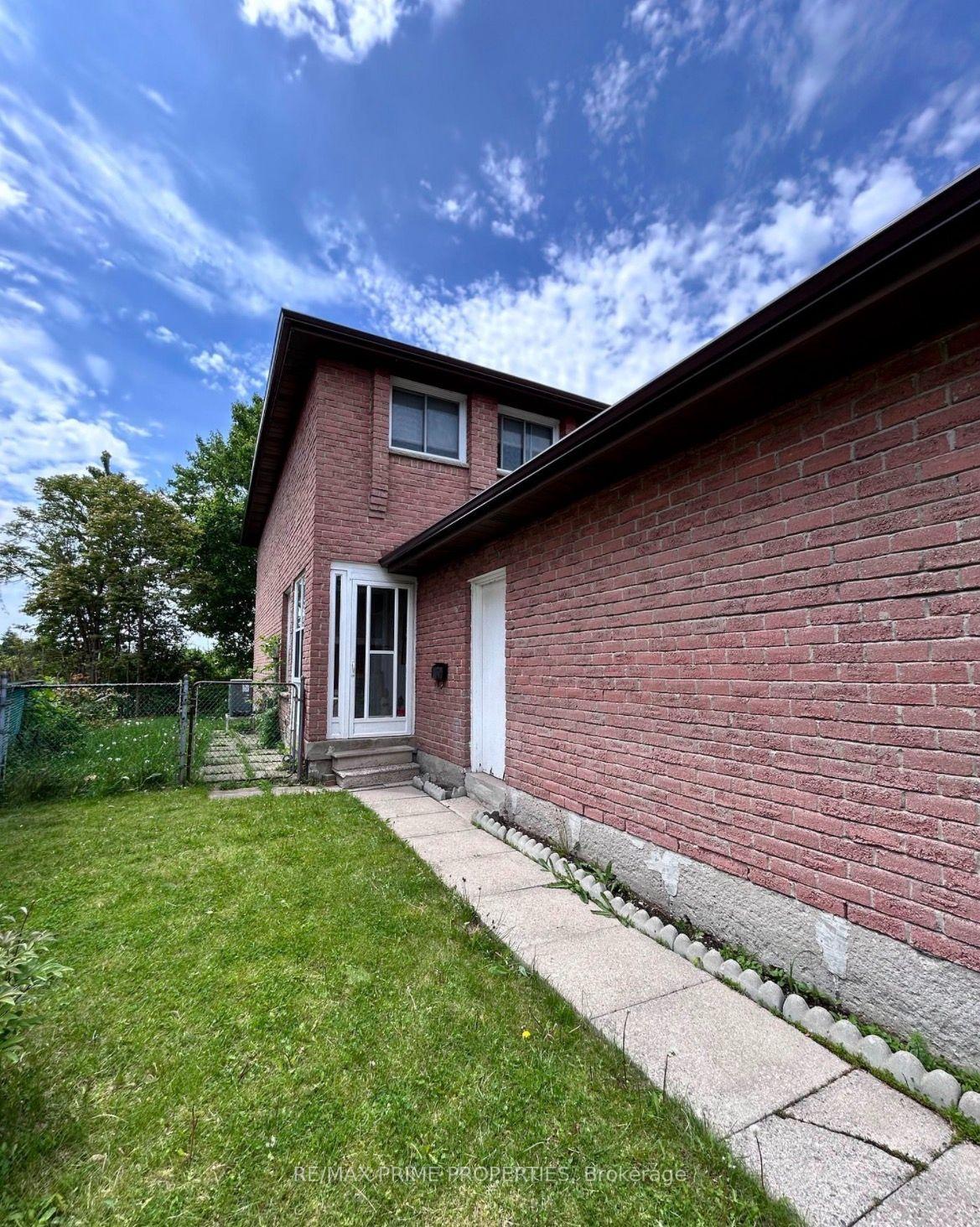 Photo 1 of 54 Tiffany Crescent, Markham, Milliken Mills West — HOMEH