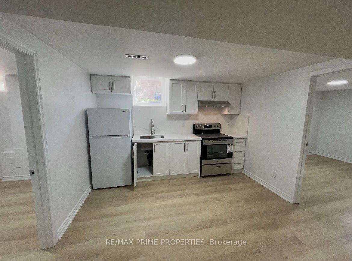 Photo 3 of 54 Tiffany Crescent, Markham, Milliken Mills West — HOMEH